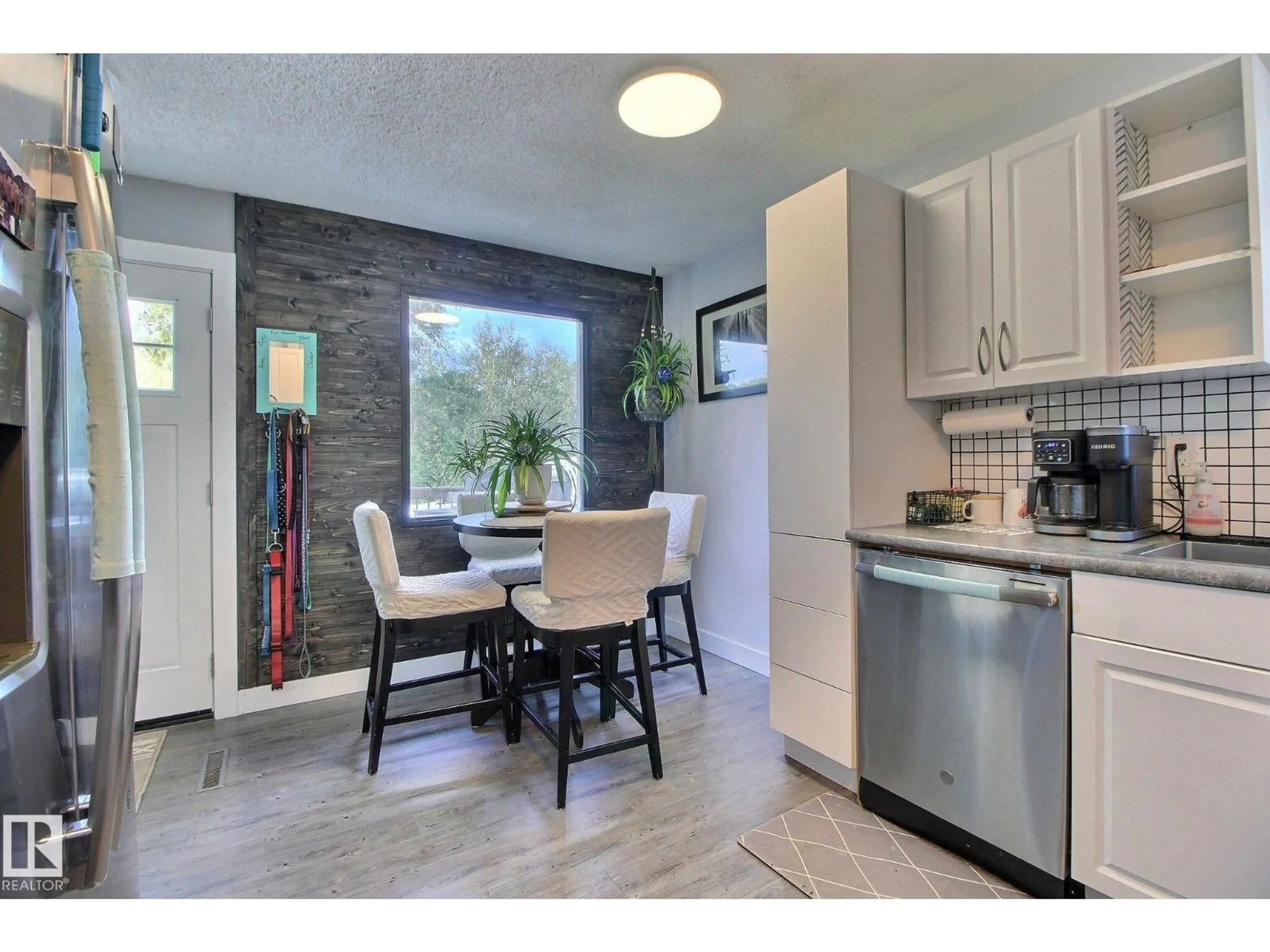 Open concept kitchen, ceramic/tile floor for 75 HERON RD, Sherwood Park Alberta T8A0H1