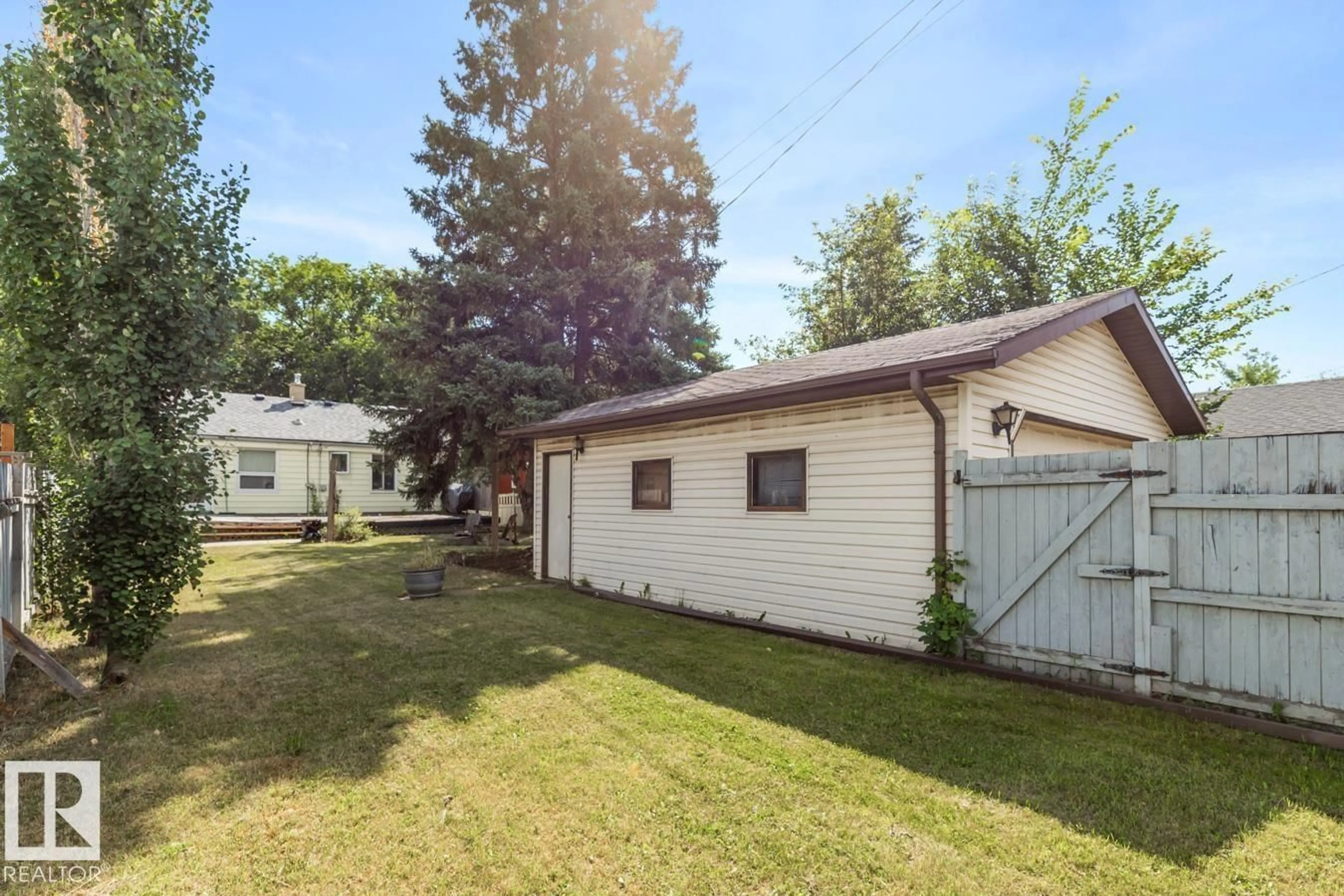 Unknown for NW - 12318 106 ST, Edmonton Alberta T5G2S2