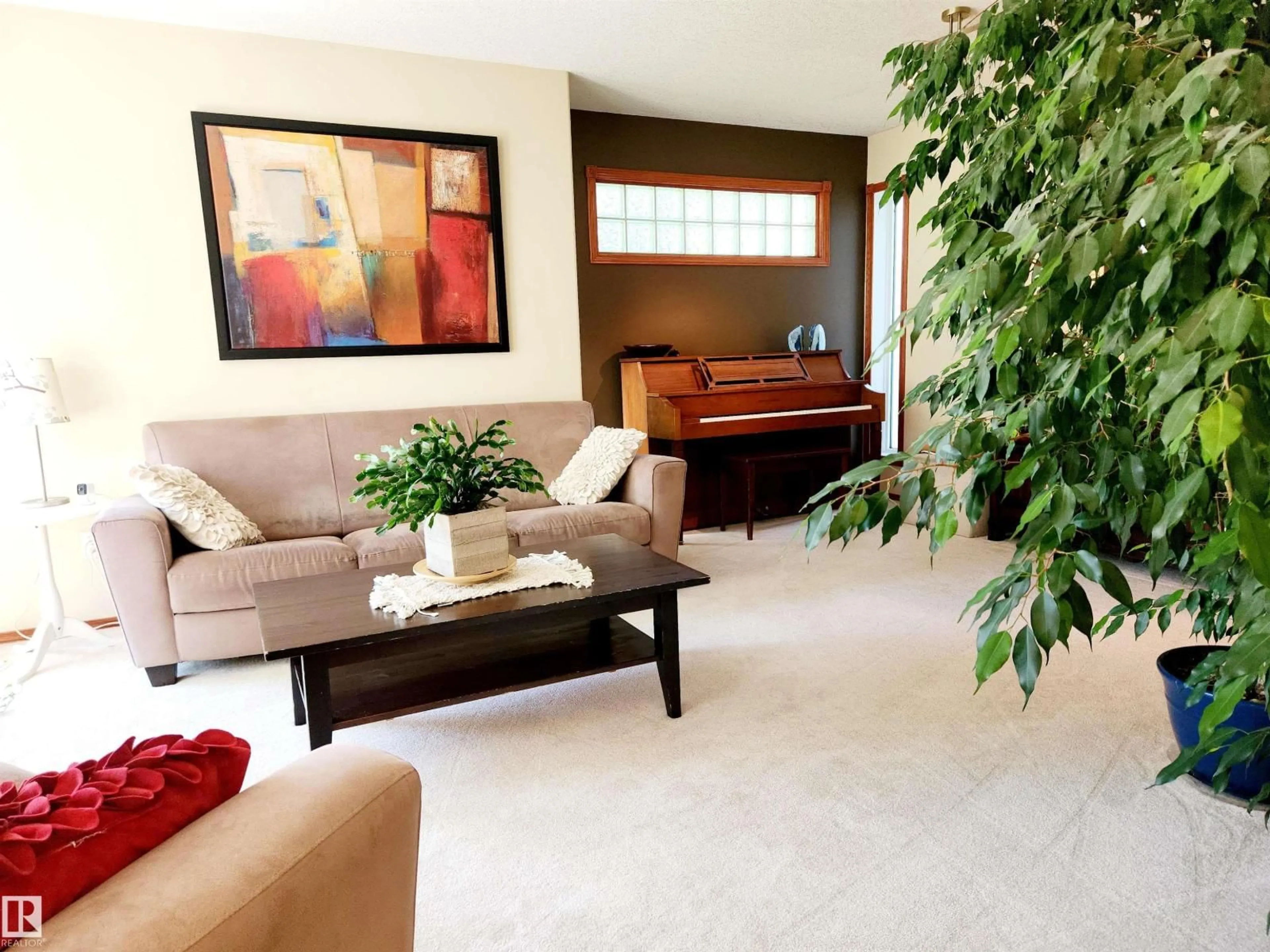 Living room with furniture, unknown for 281 ORMSBY RD, Edmonton Alberta T5T5X6