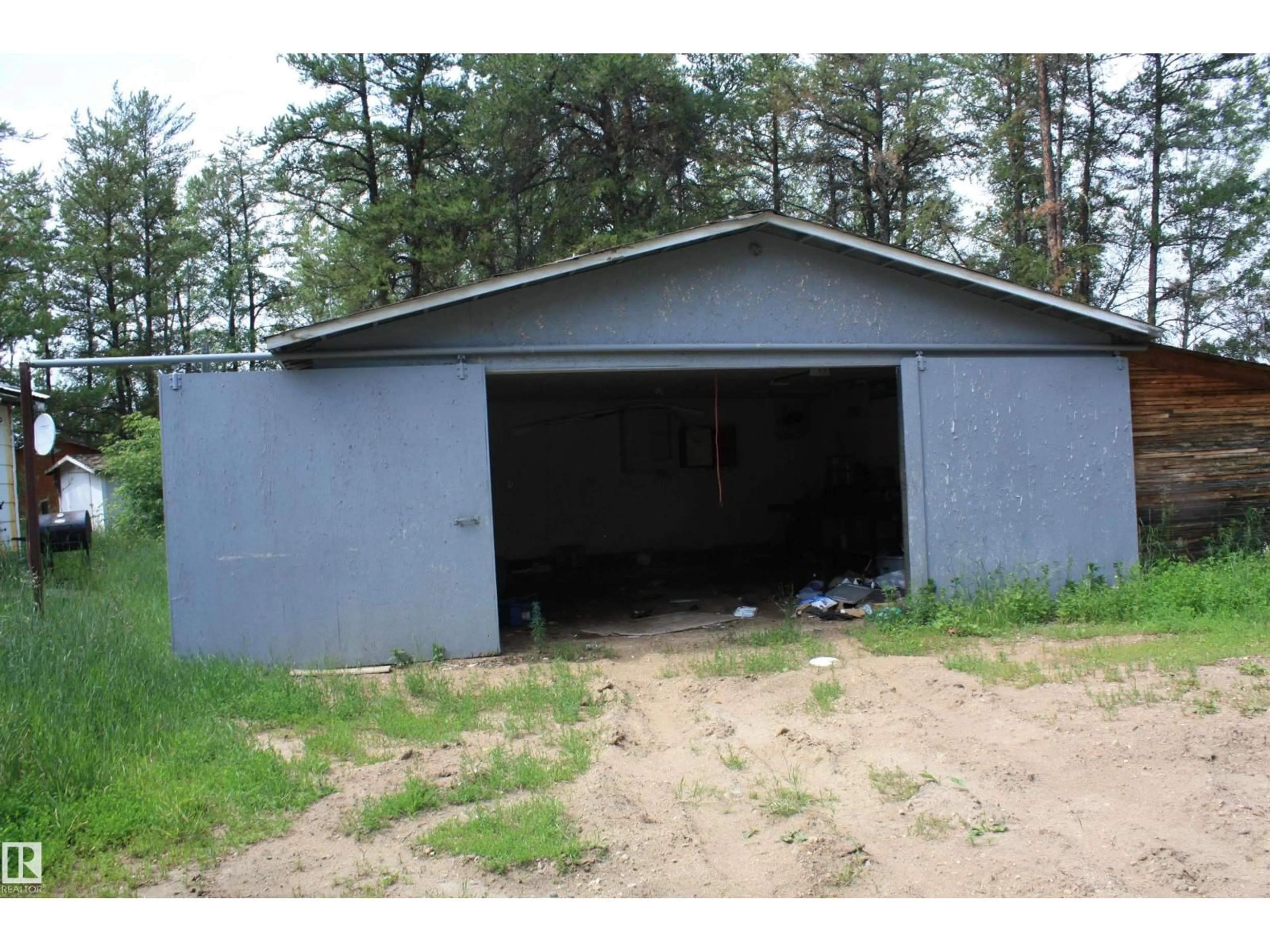 Shed for 14044 HIWAY 28, Rural Smoky Lake County Alberta T0A3L0