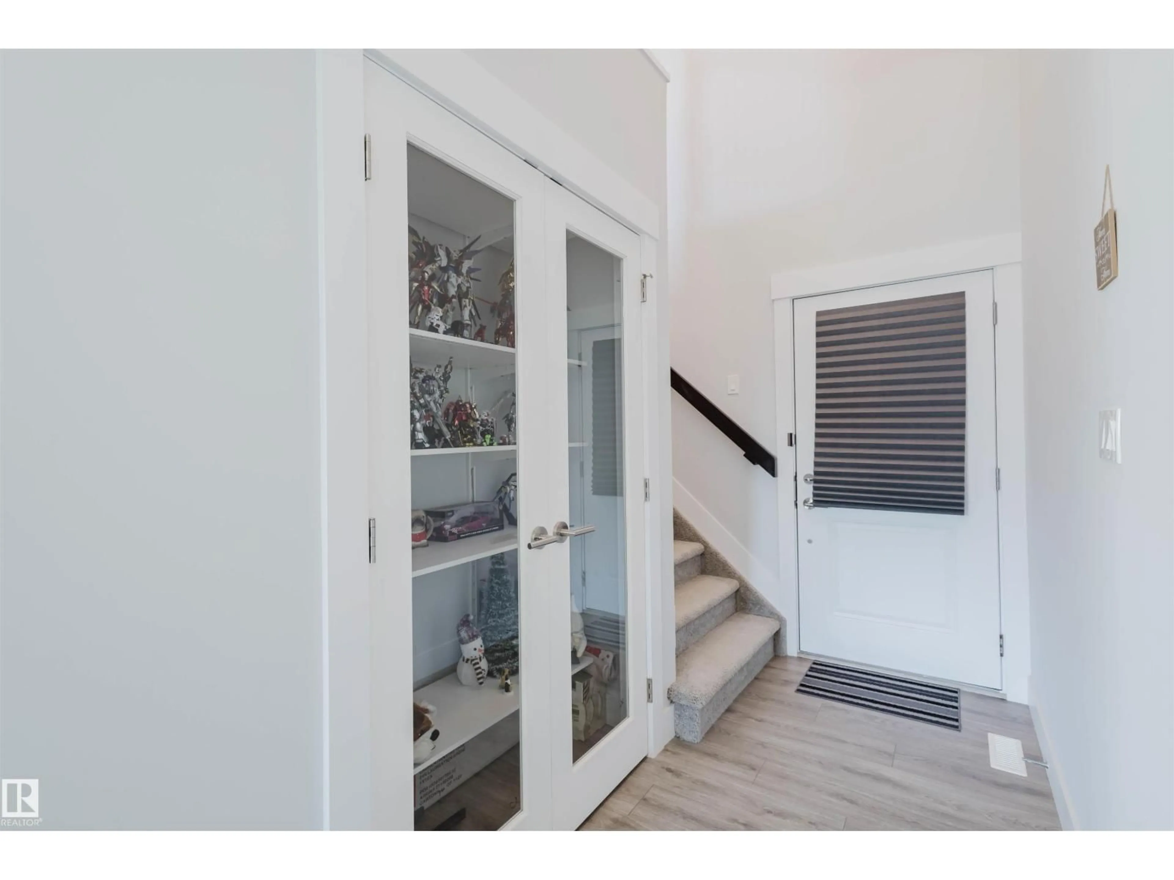 Indoor entryway for #18 - 4835 WRIGHT DR, Edmonton Alberta T6W3T2