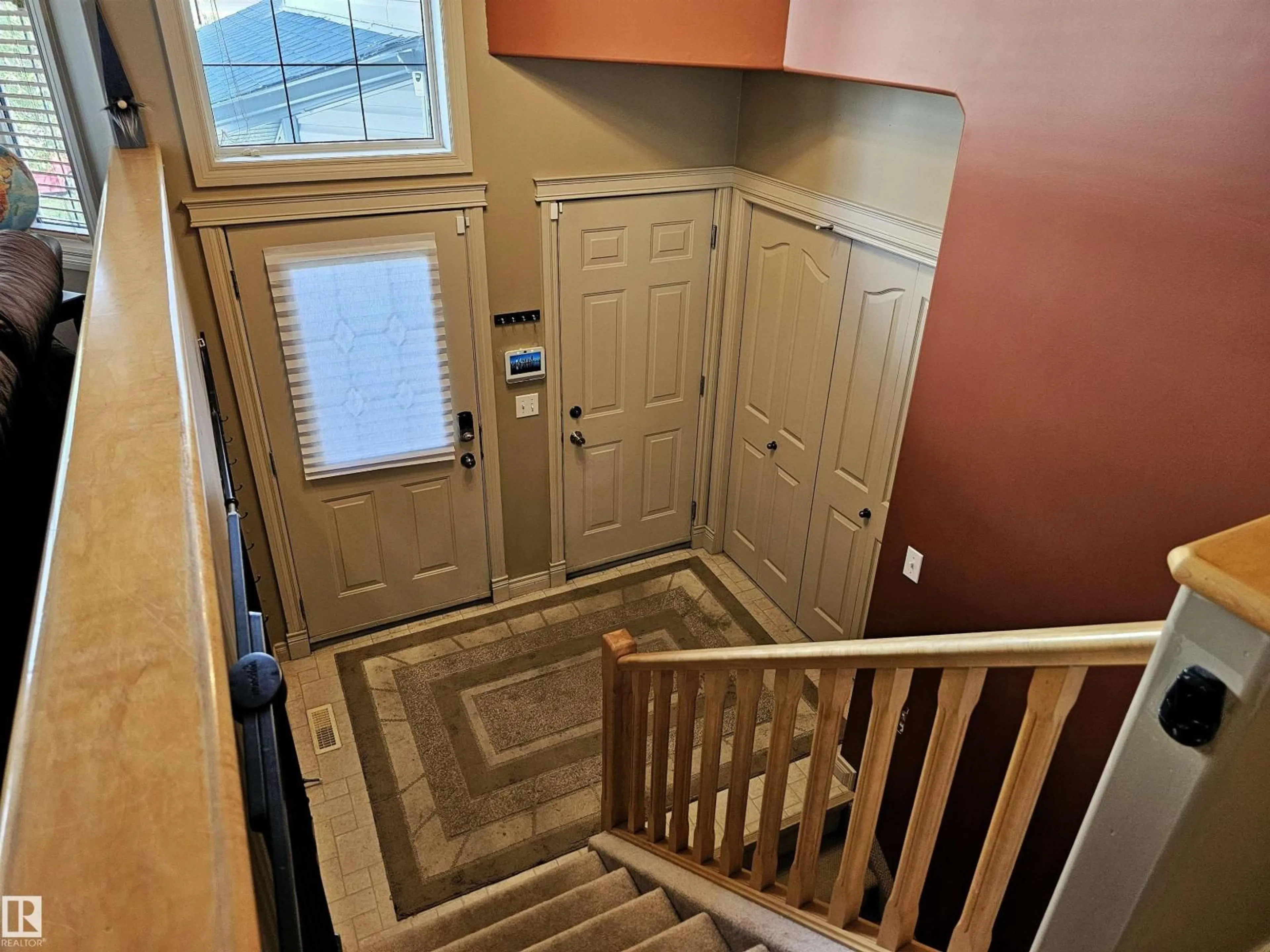 Indoor entryway for 5 ALDERSON CL, Fort Saskatchewan Alberta T8L4M9