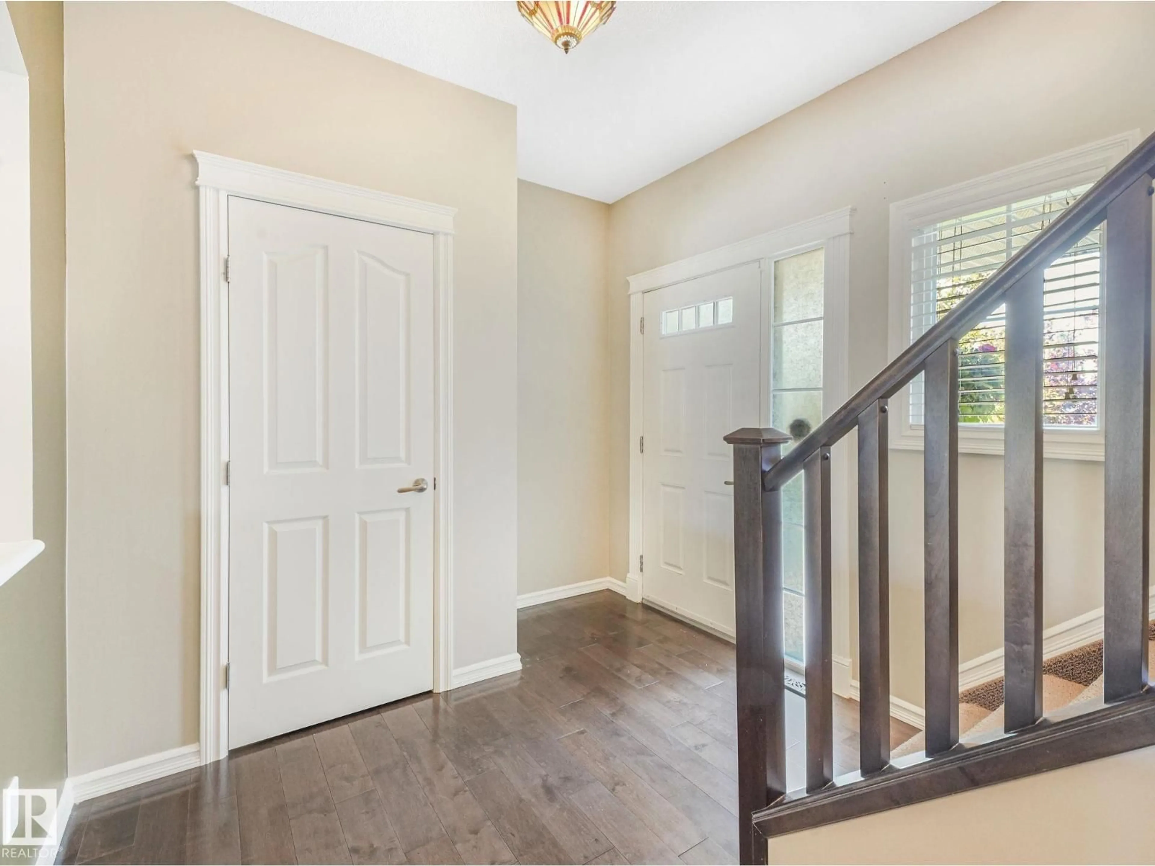 Indoor entryway for SW - 1924 86 ST, Edmonton Alberta T6X0R5