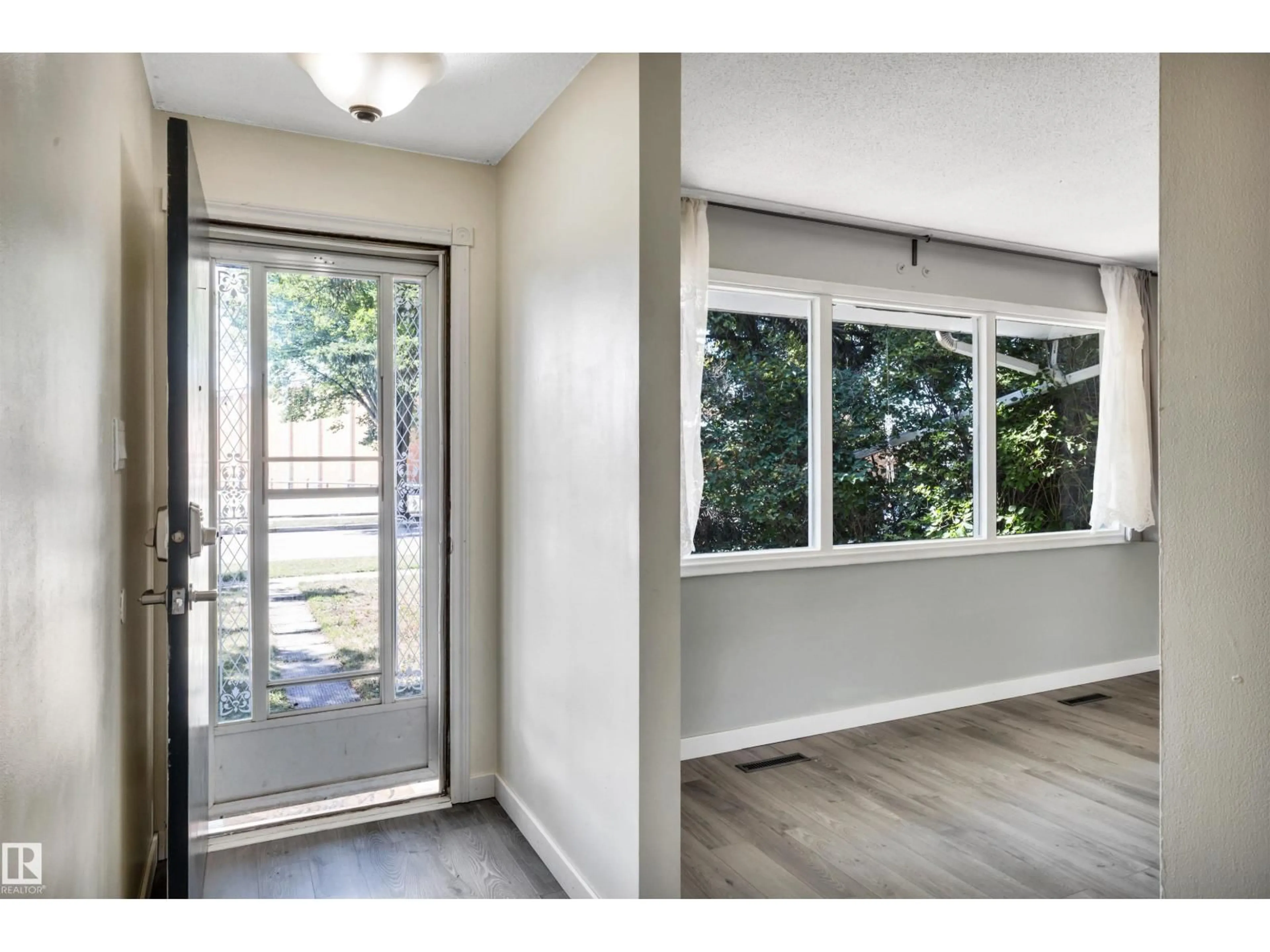 Indoor entryway for 77 GROSVENOR BV, St. Albert Alberta T8N0X8