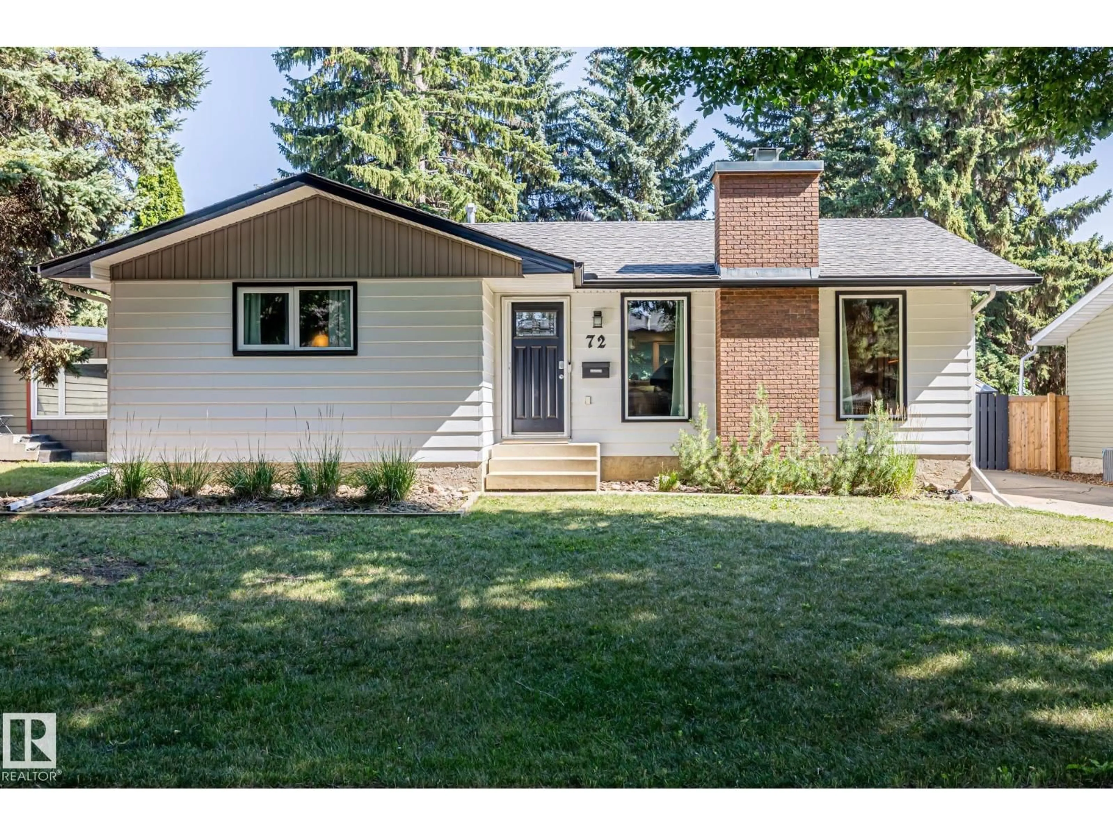 Home with vinyl exterior material, street for 72 FLINT CR, St. Albert Alberta T8N1Y8