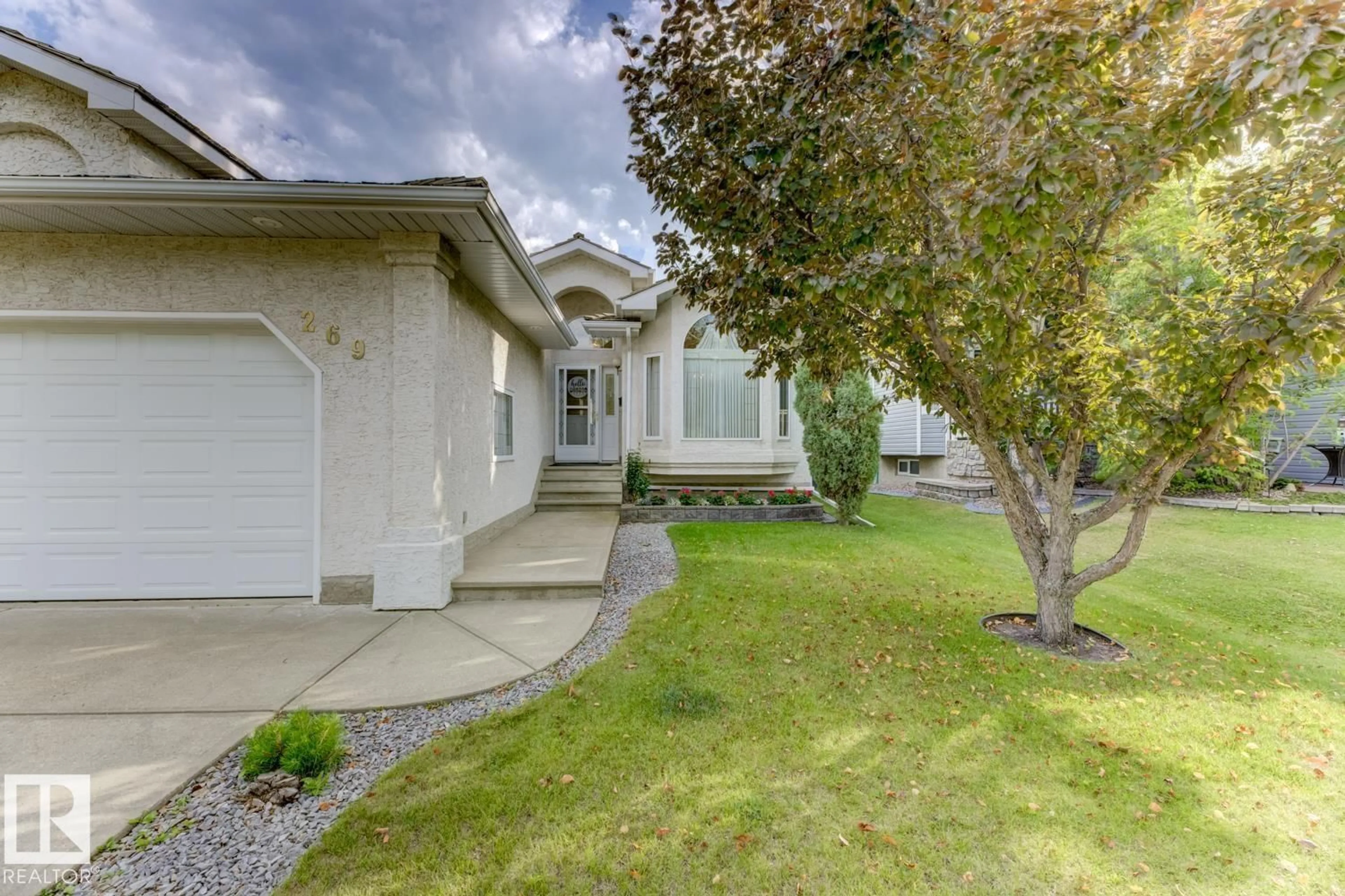 Home with vinyl exterior material, street for 269 HAWKVIEW CT, Sherwood Park Alberta T8A5V6