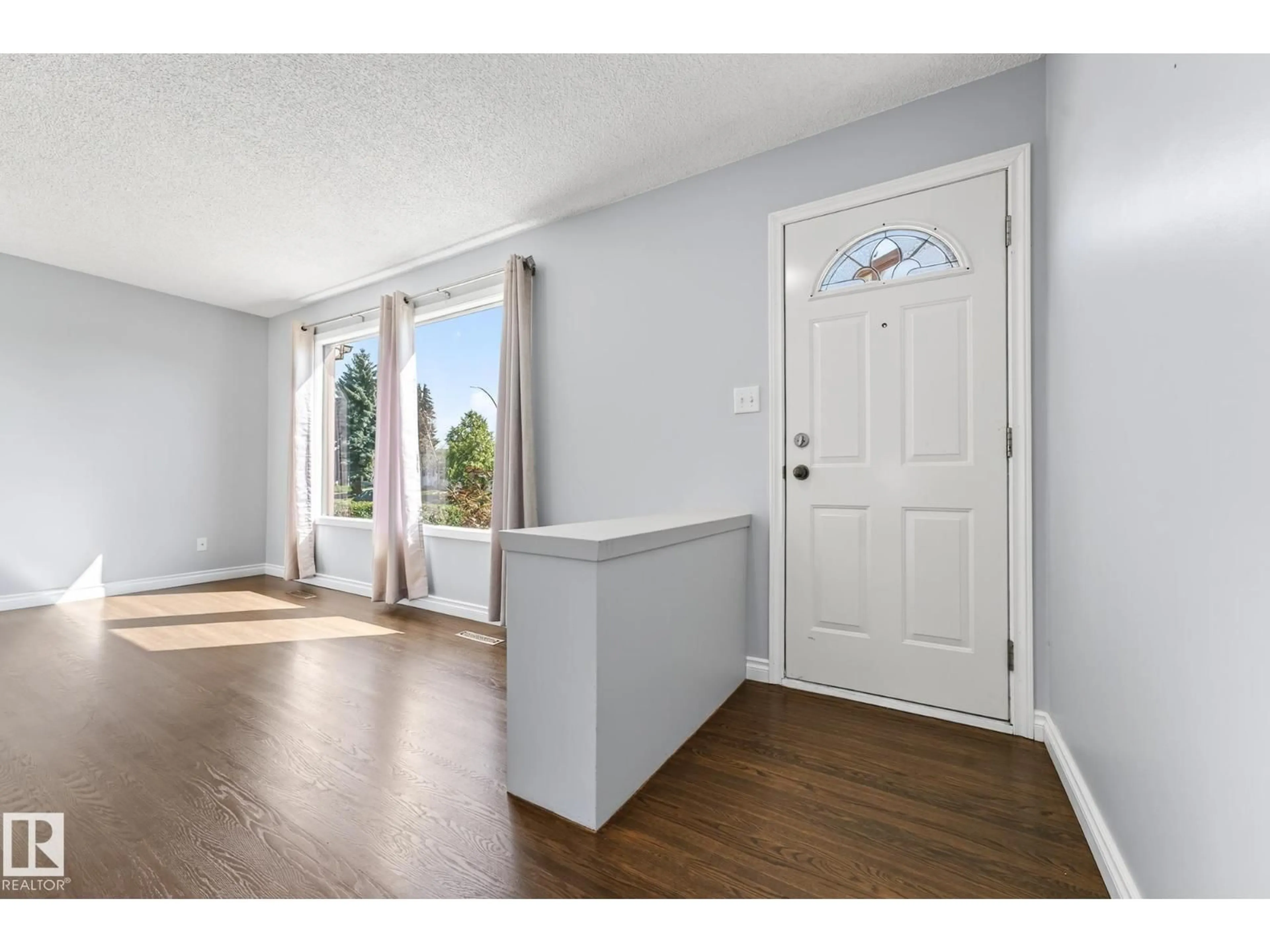 Indoor entryway for NW - 13432 118 ST, Edmonton Alberta T5E5L8