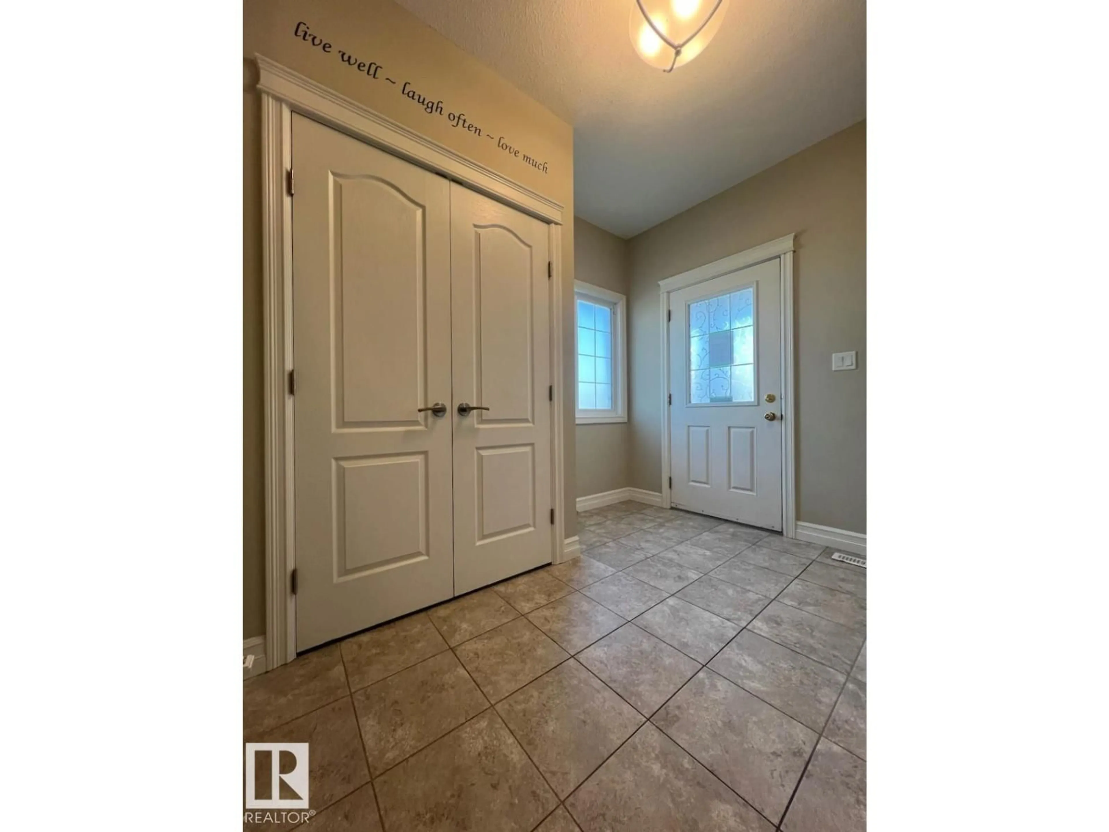 Indoor entryway for 13759 166 AV, Edmonton Alberta T6V0H5