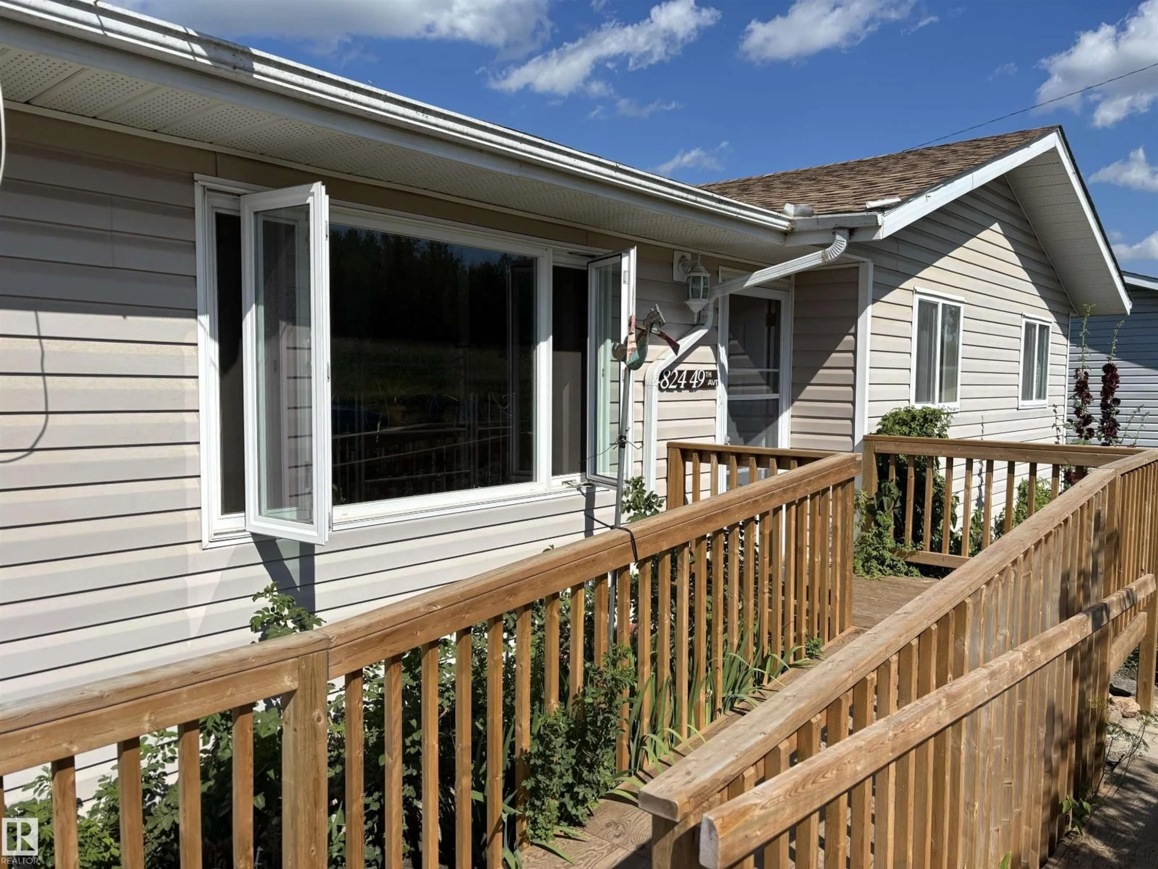 Home with vinyl exterior material, street for 4824 49 AV, Sangudo Alberta T0E2A0