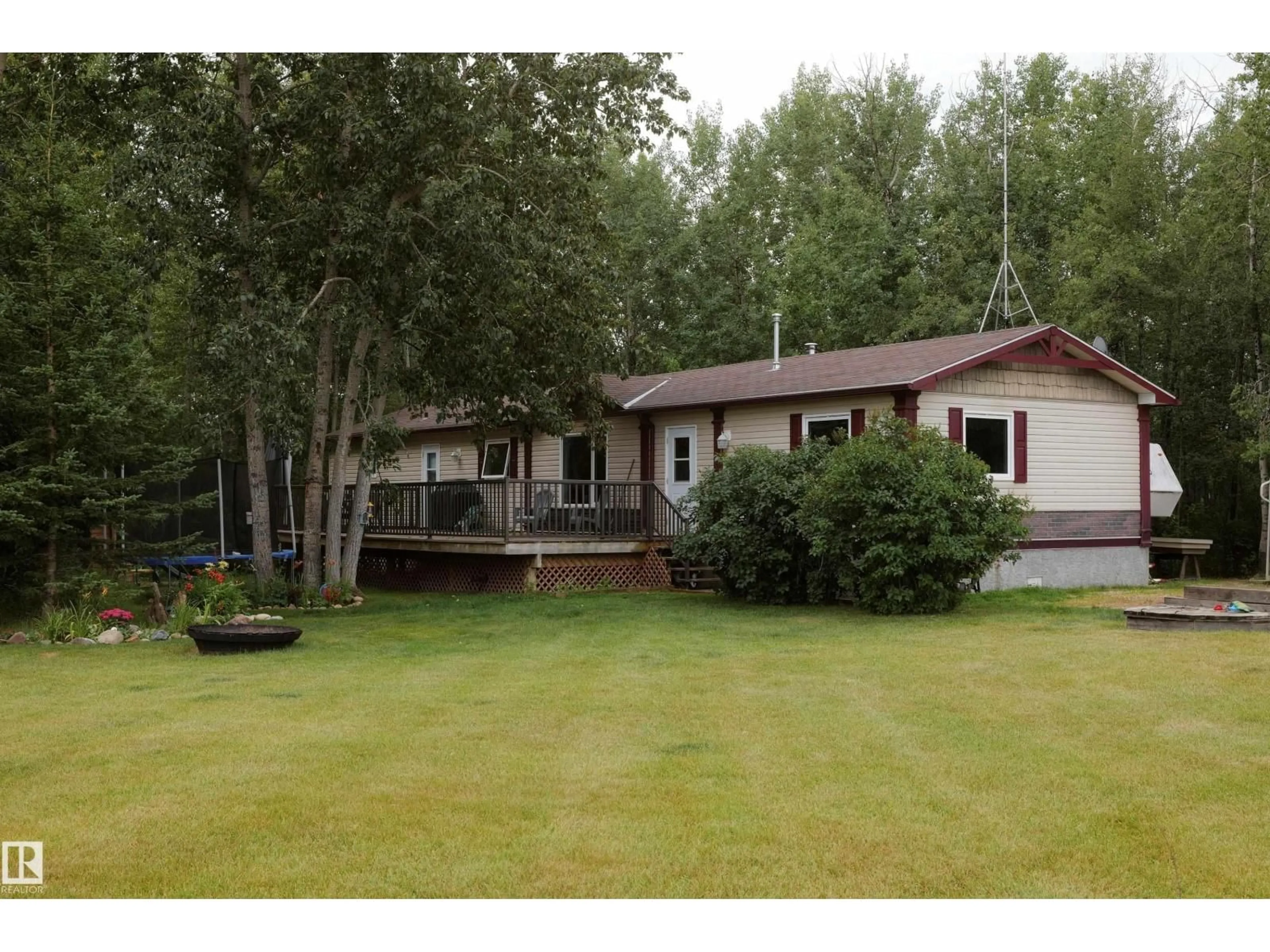 A pic from outside/outdoor area/front of a property/back of a property/a pic from drone, unknown for 60004 RGE RD 64, Rural Barrhead County Alberta T7N1N3