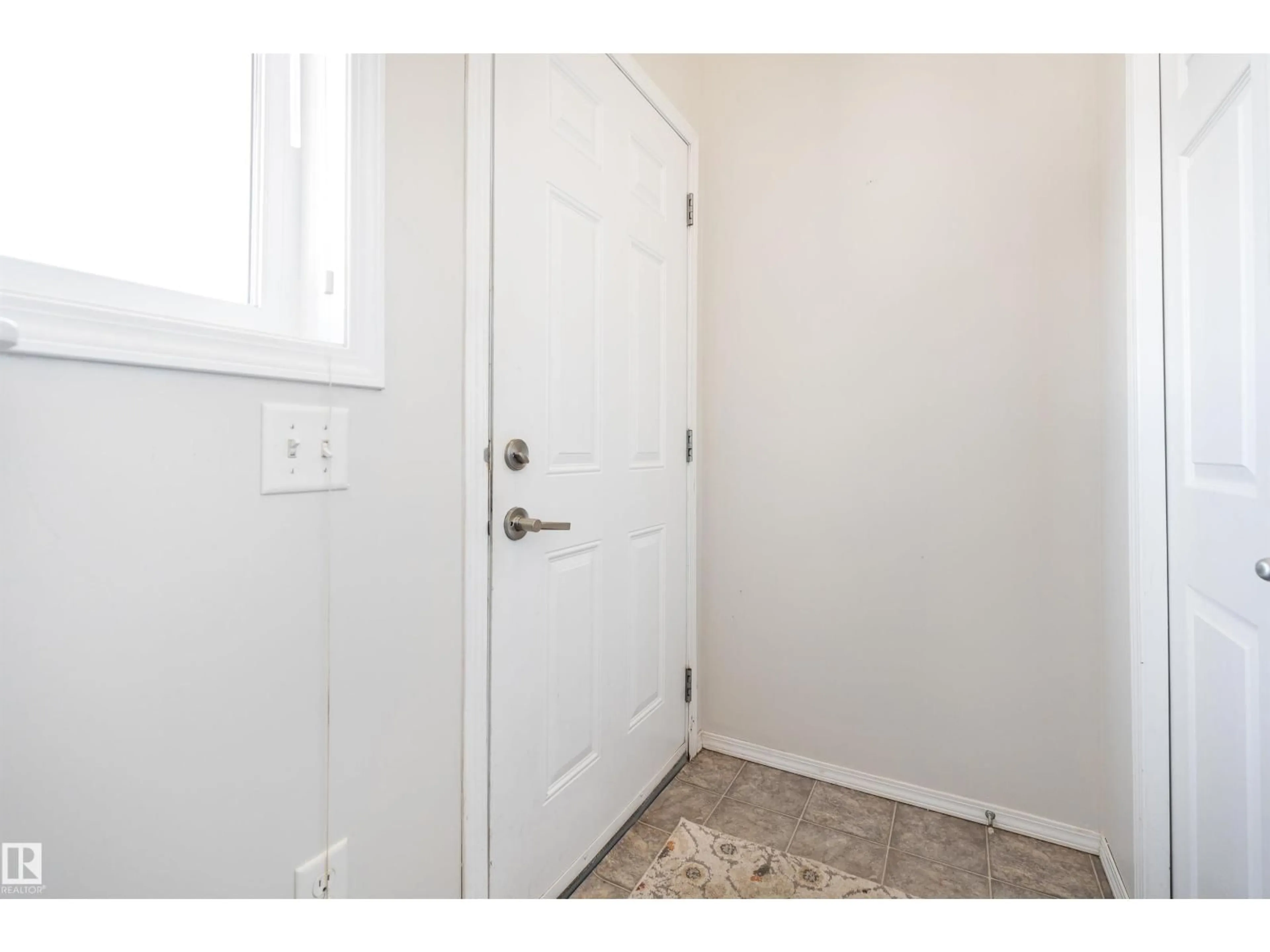 Indoor entryway for 142 - 140 SELKIRK PL, Leduc Alberta T9E0M9