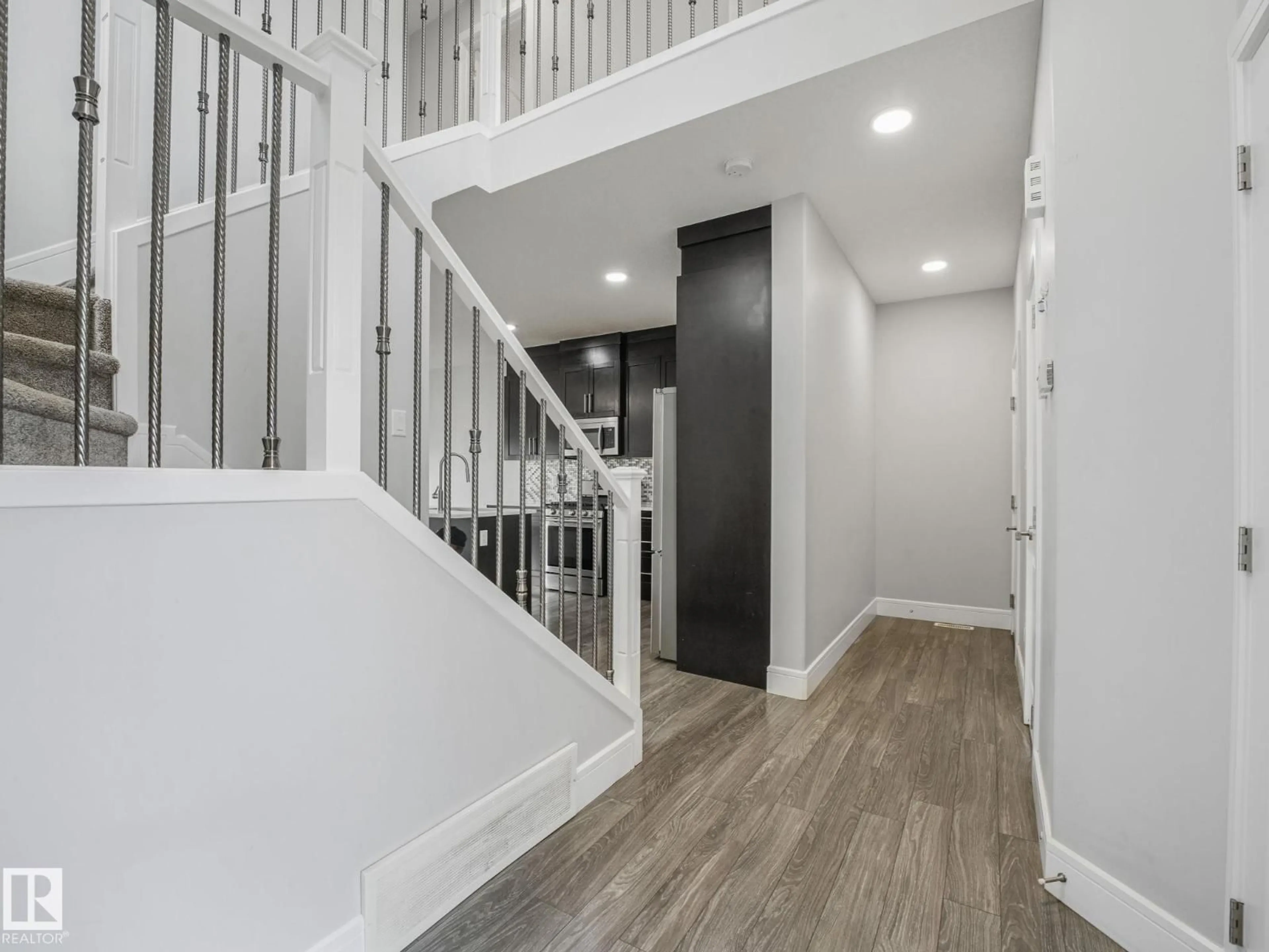 Indoor entryway for NW - 1637 25 ST, Edmonton Alberta T6T2H6