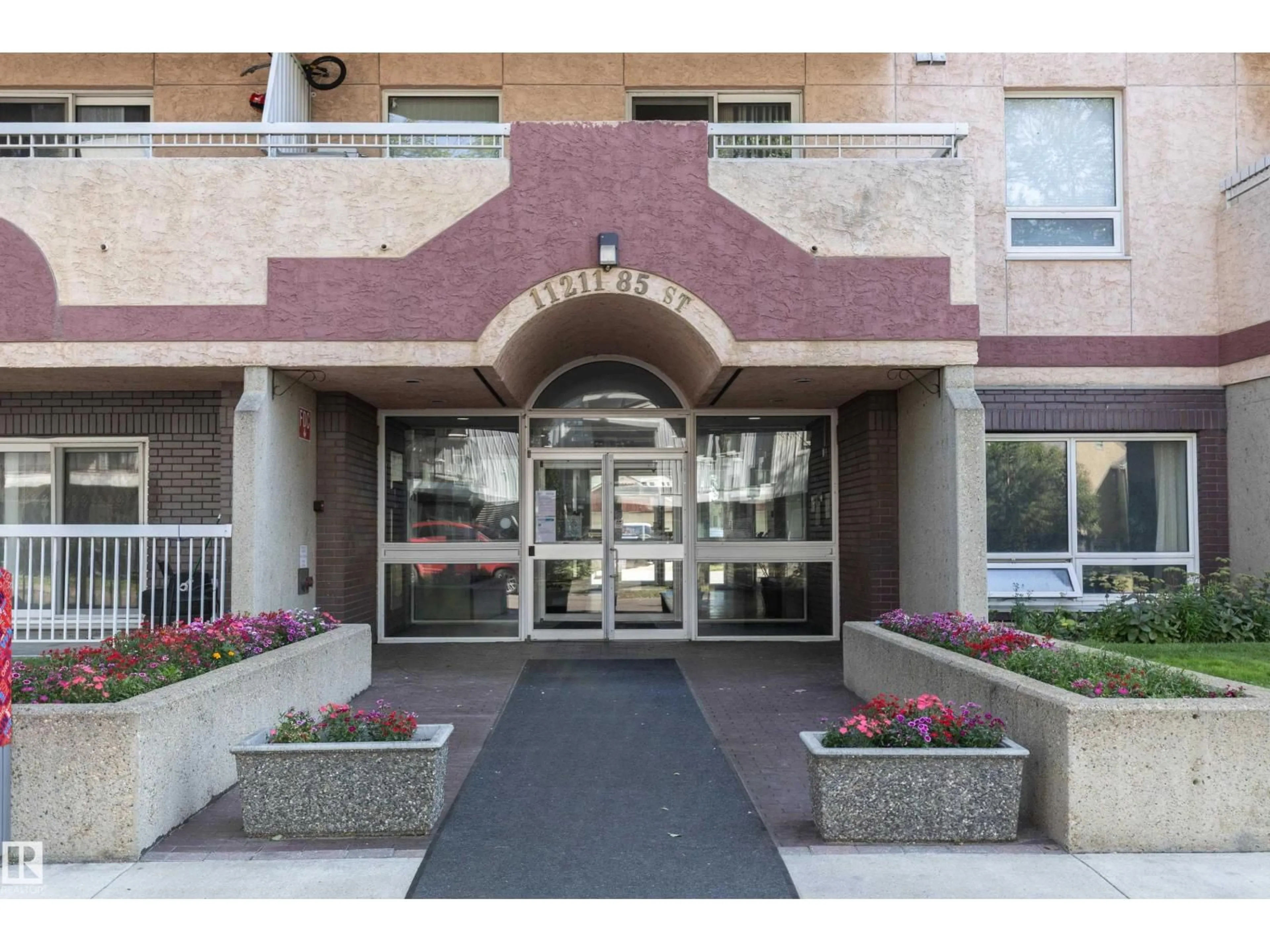 Indoor foyer for 407 - 11211 85 ST NW, Edmonton Alberta T5B4T7