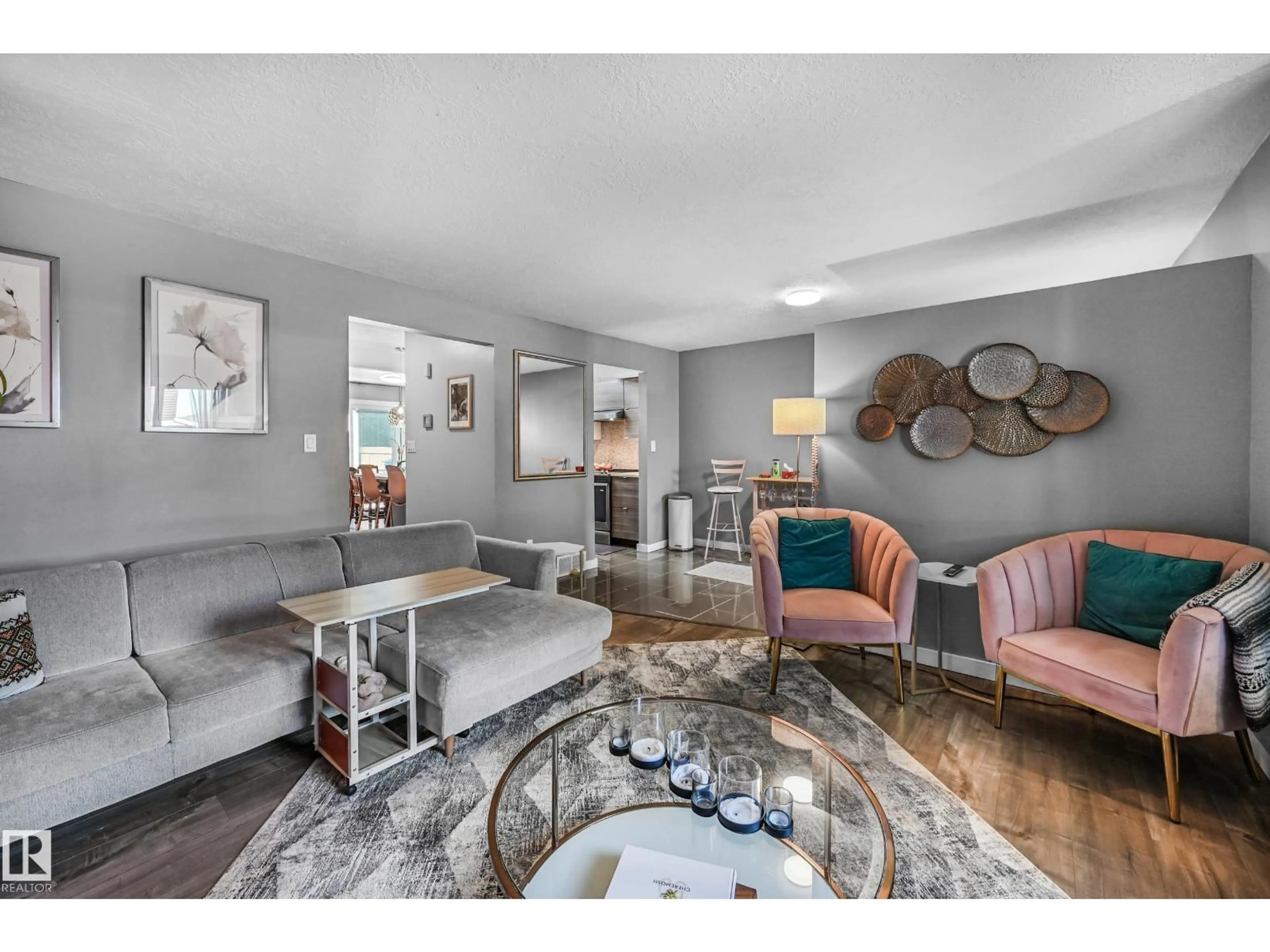 Living room with furniture, unknown for 13 - 3115 119 ST, Edmonton Alberta T6J5N5