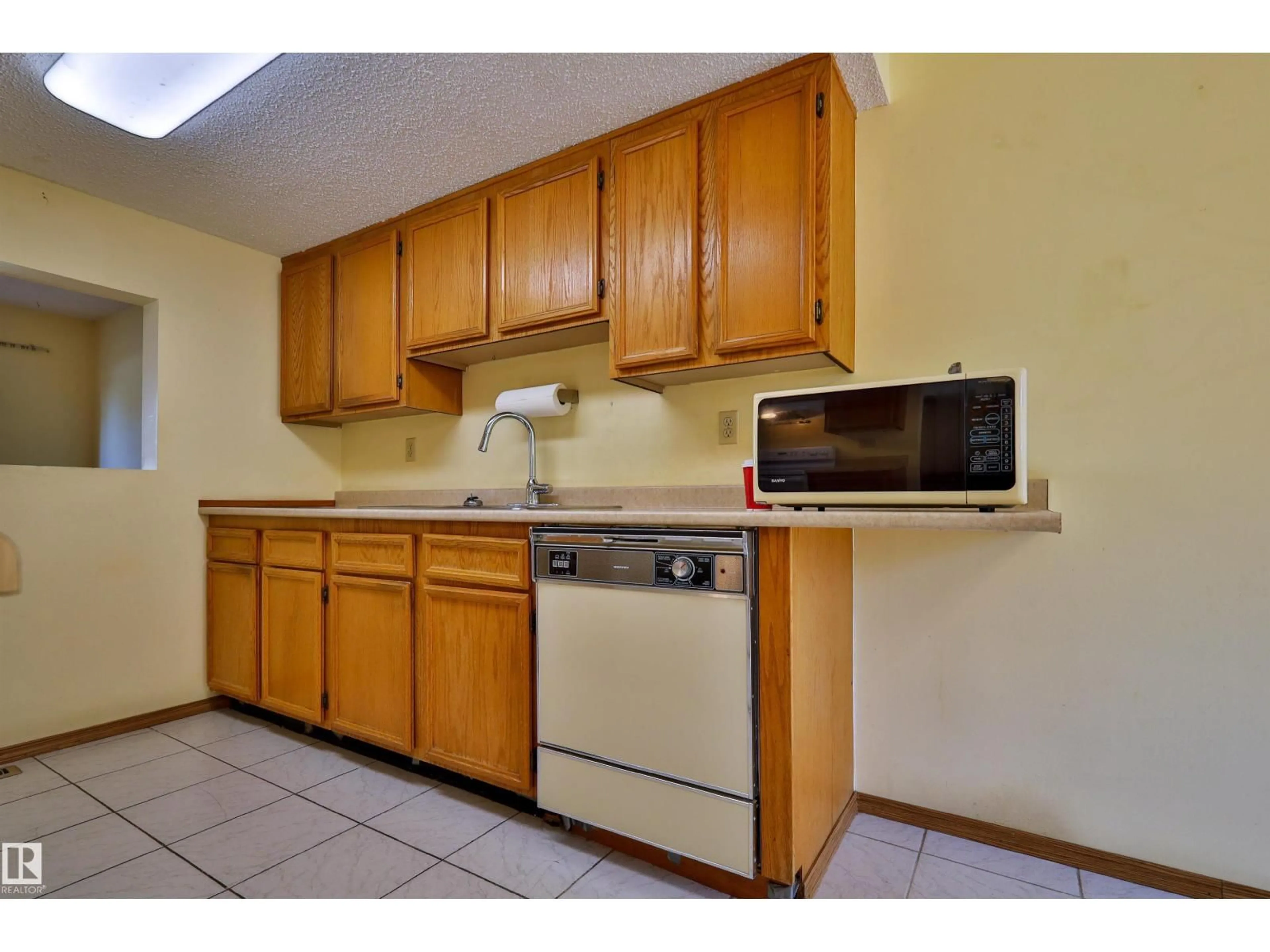 Standard kitchen, unknown for #51 - 10453 20 AV, Edmonton Alberta T6J5H1