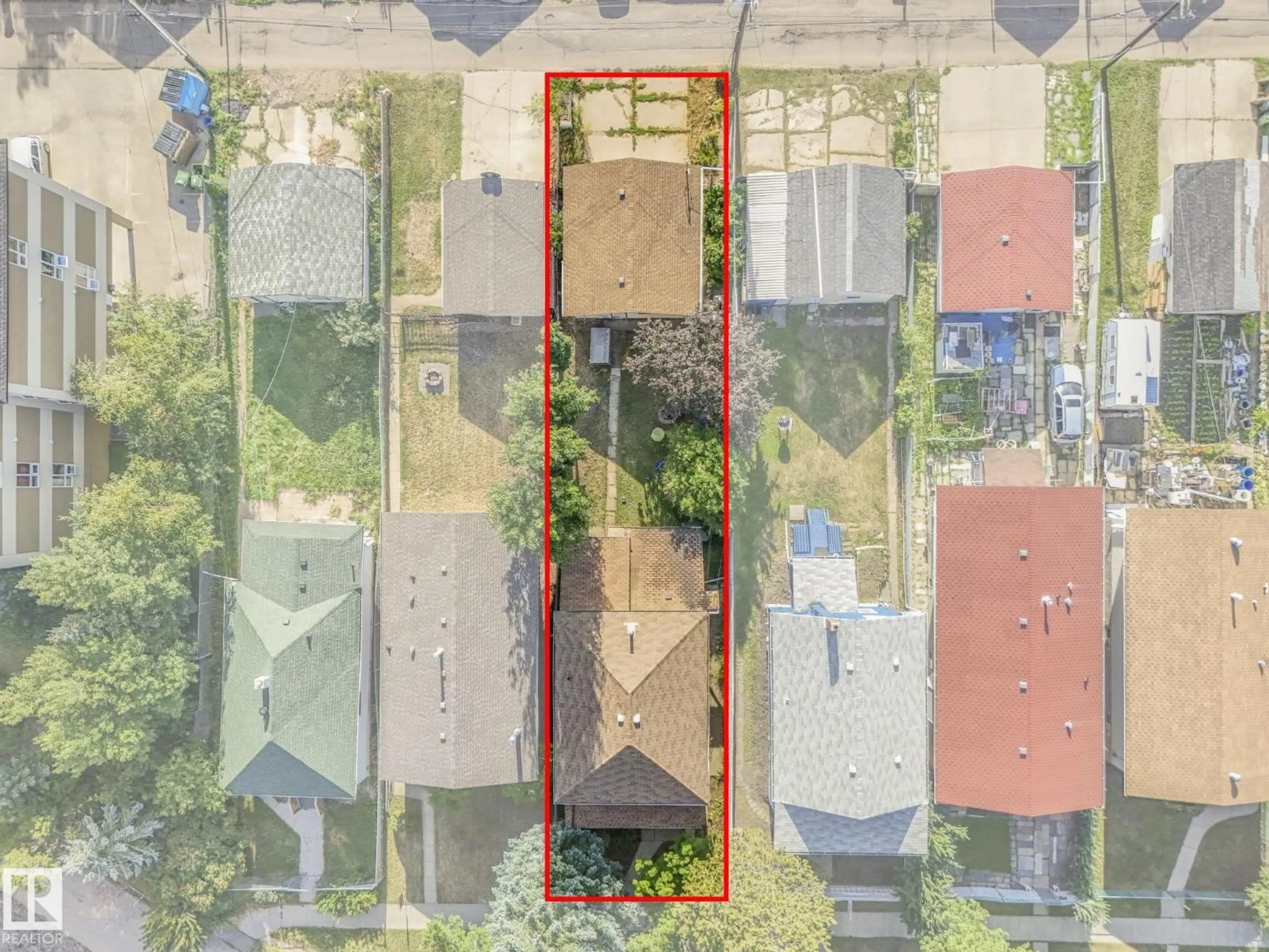 A pic from outside/outdoor area/front of a property/back of a property/a pic from drone, city buildings view from balcony for 11408 81 ST, Edmonton Alberta T5B2R6