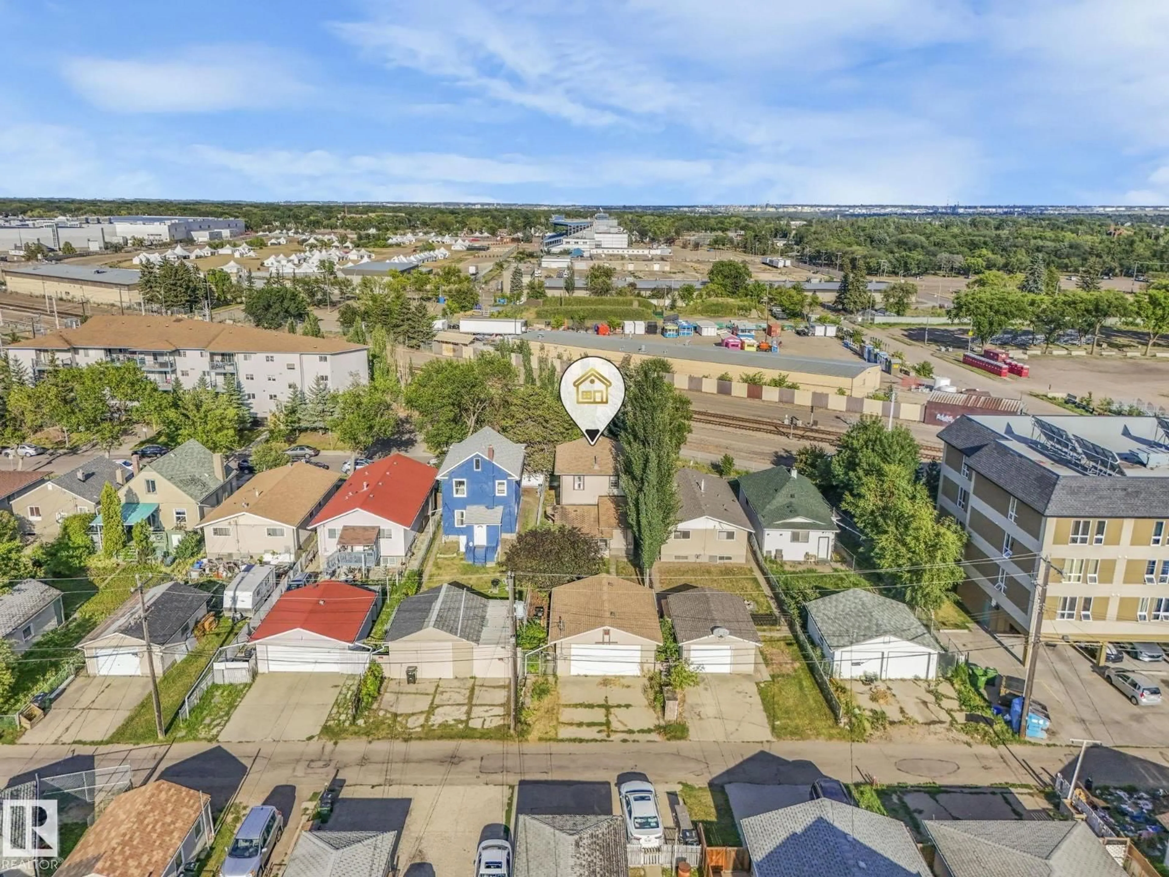 A pic from outside/outdoor area/front of a property/back of a property/a pic from drone, street for 11408 81 ST, Edmonton Alberta T5B2R6