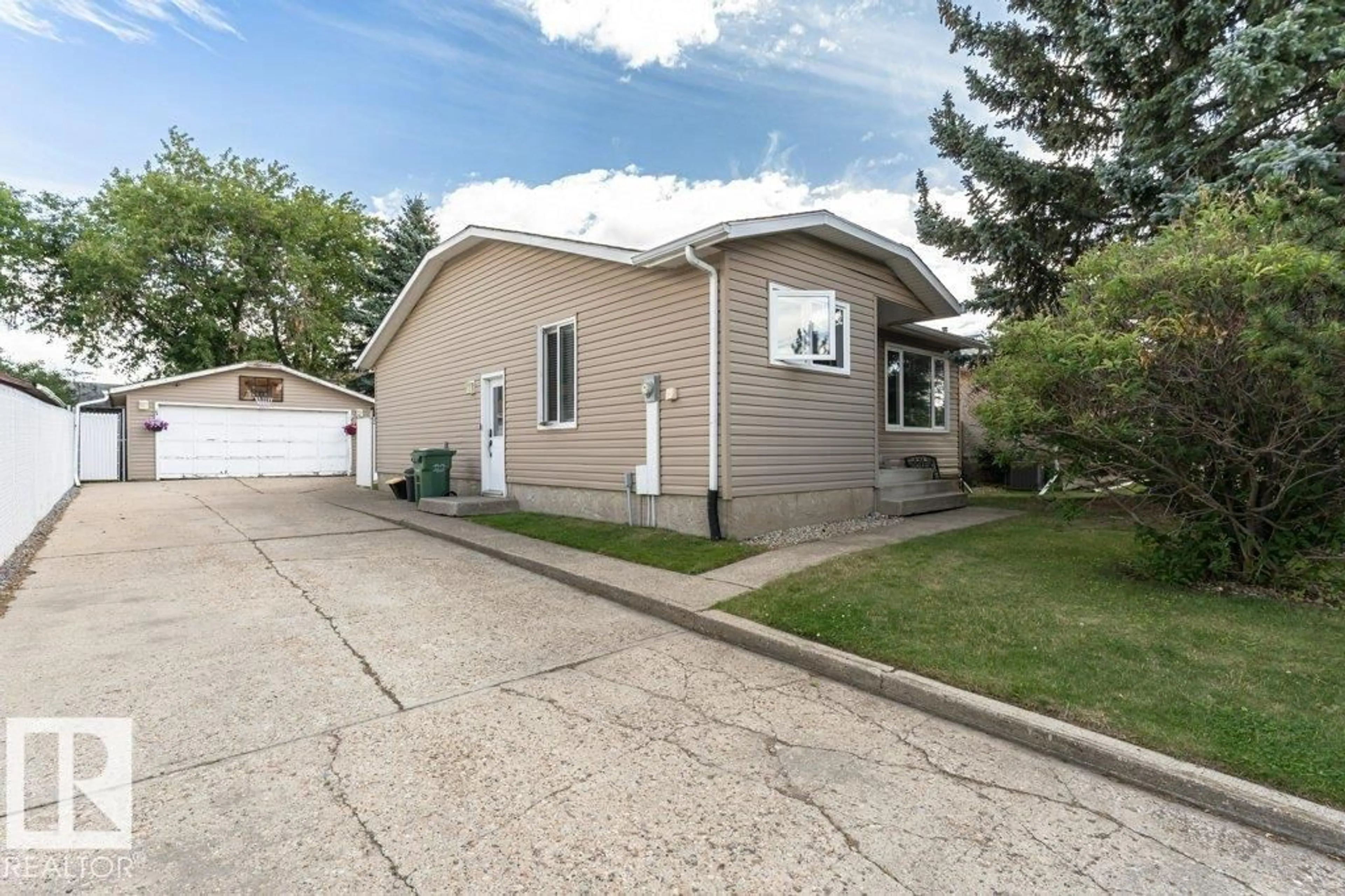 Home with vinyl exterior material, street for 3405 39 ST, Leduc Alberta T9E6E4