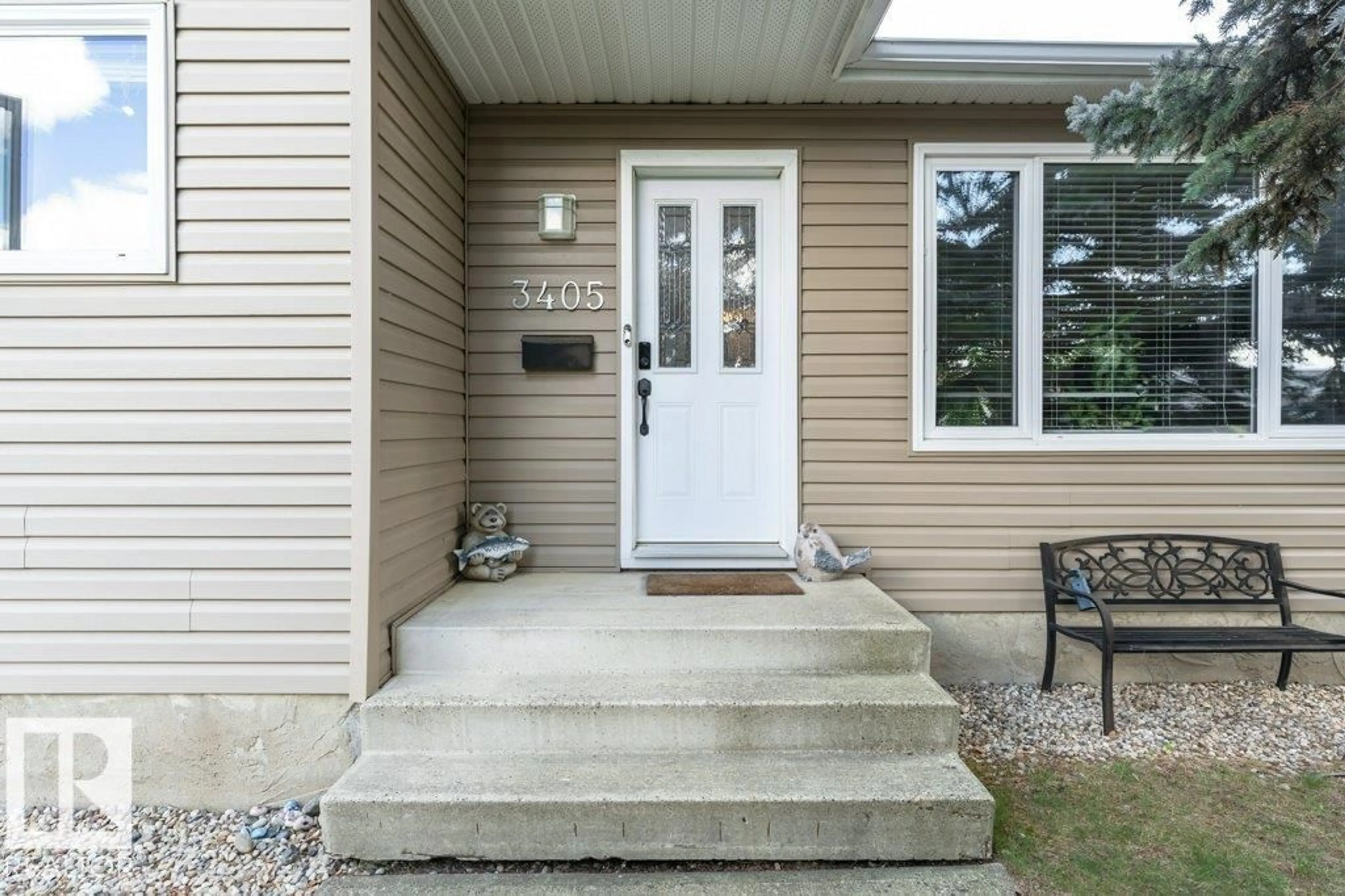 Indoor entryway for 3405 39 ST, Leduc Alberta T9E6E4