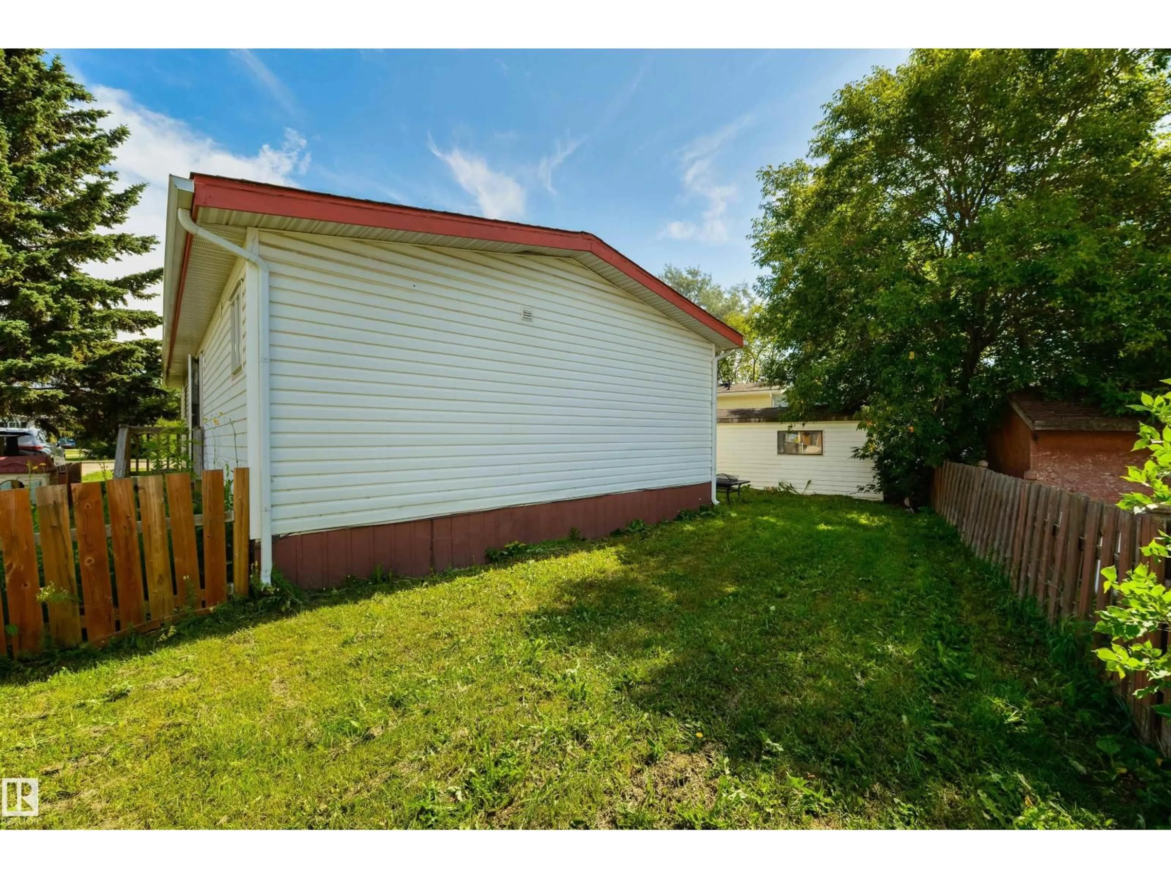 Shed for 143 RIDGEWAY DR, Edmonton Alberta T6P1G7