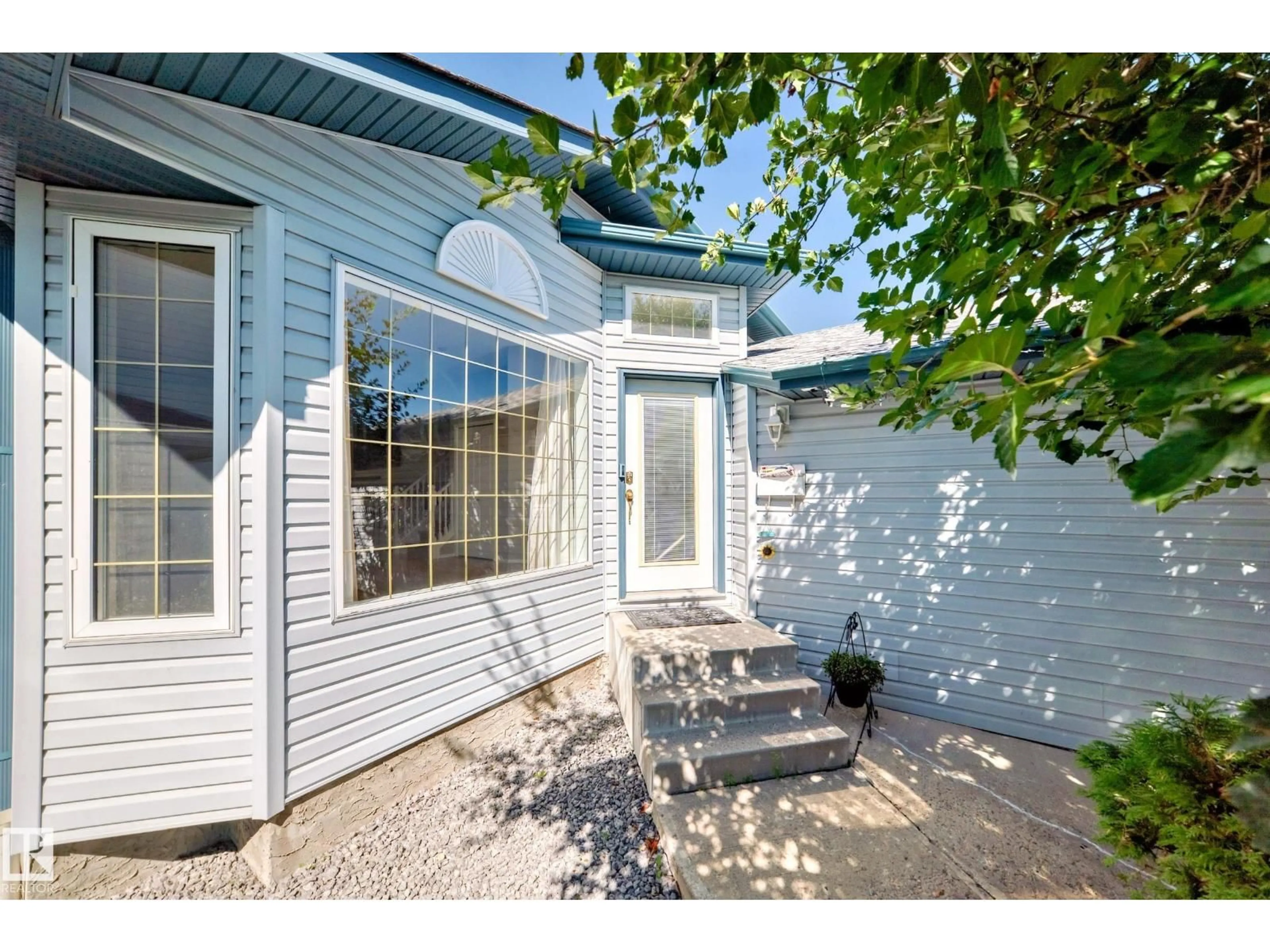 Unknown for 4 HOLLY PL, St. Albert Alberta T8N6W7