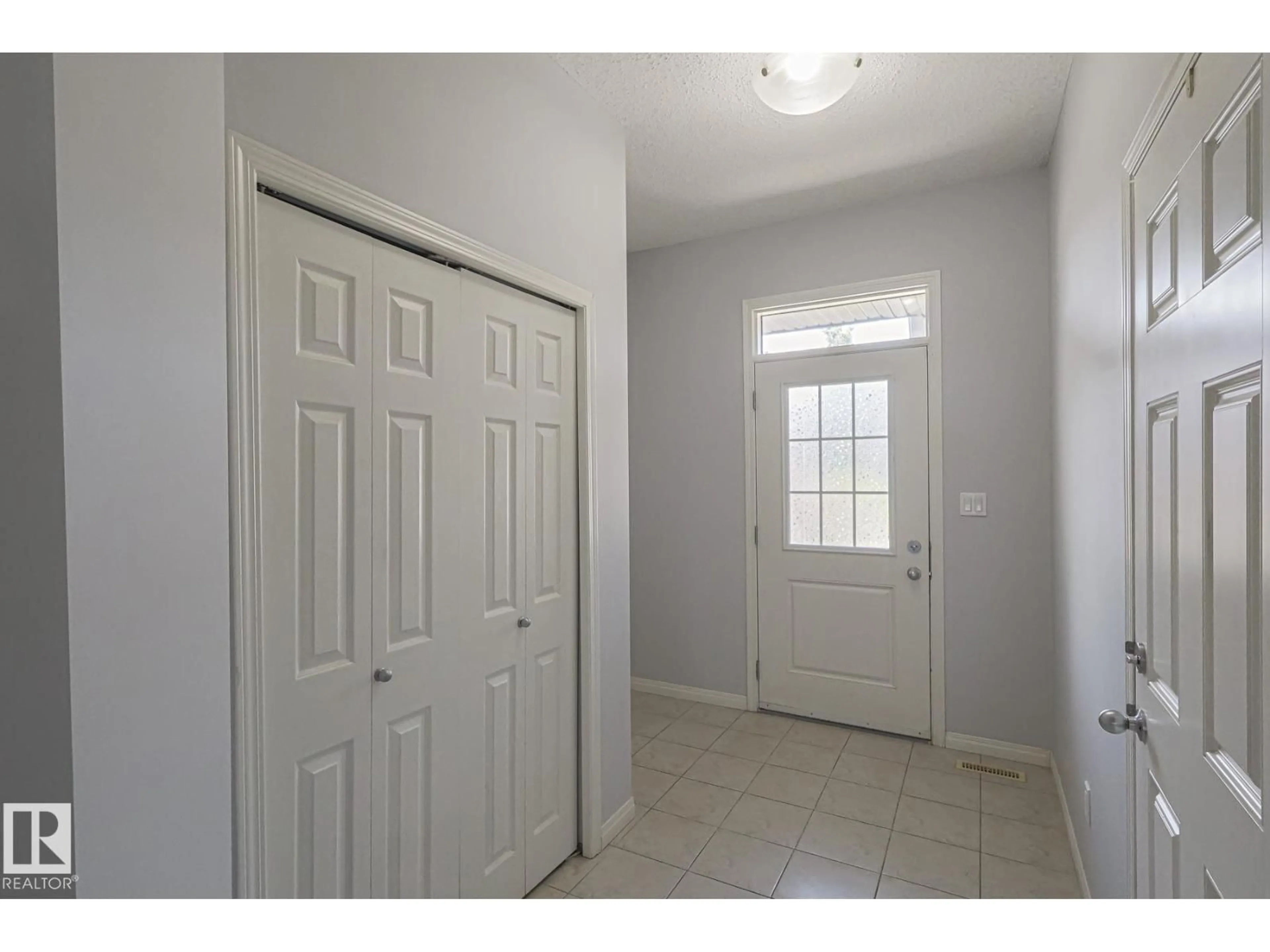 Indoor entryway for SW - 3816 POWELL WD, Edmonton Alberta T6W1A3