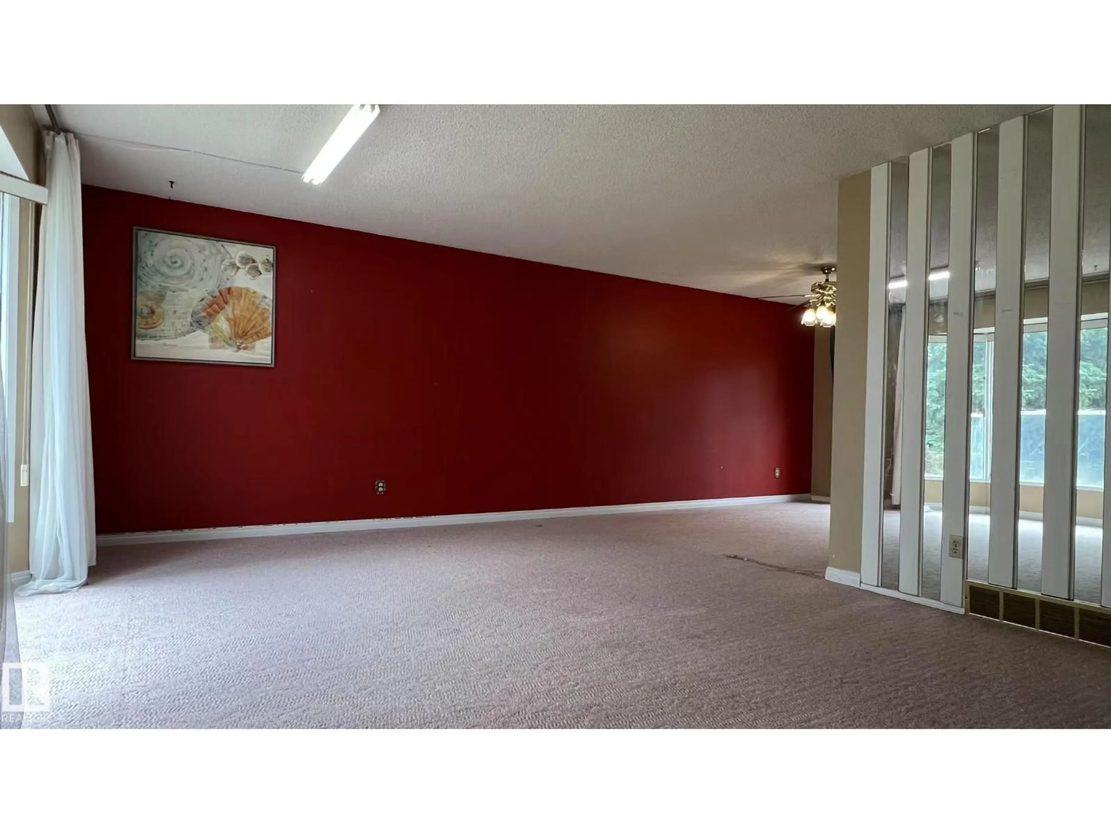 A pic of a room for 10746 33A AV, Edmonton Alberta T6J3B7
