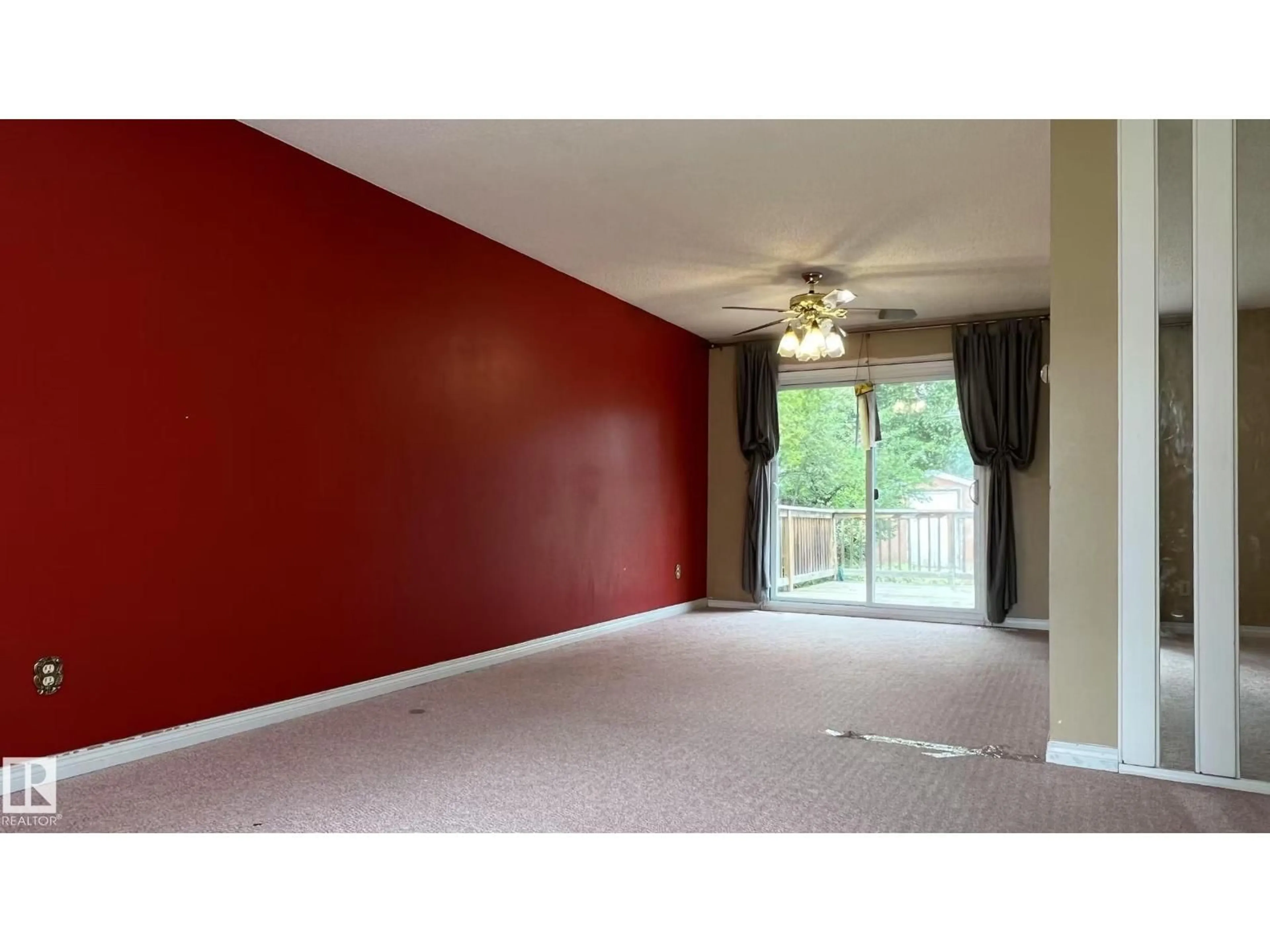 A pic of a room for 10746 33A AV, Edmonton Alberta T6J3B7