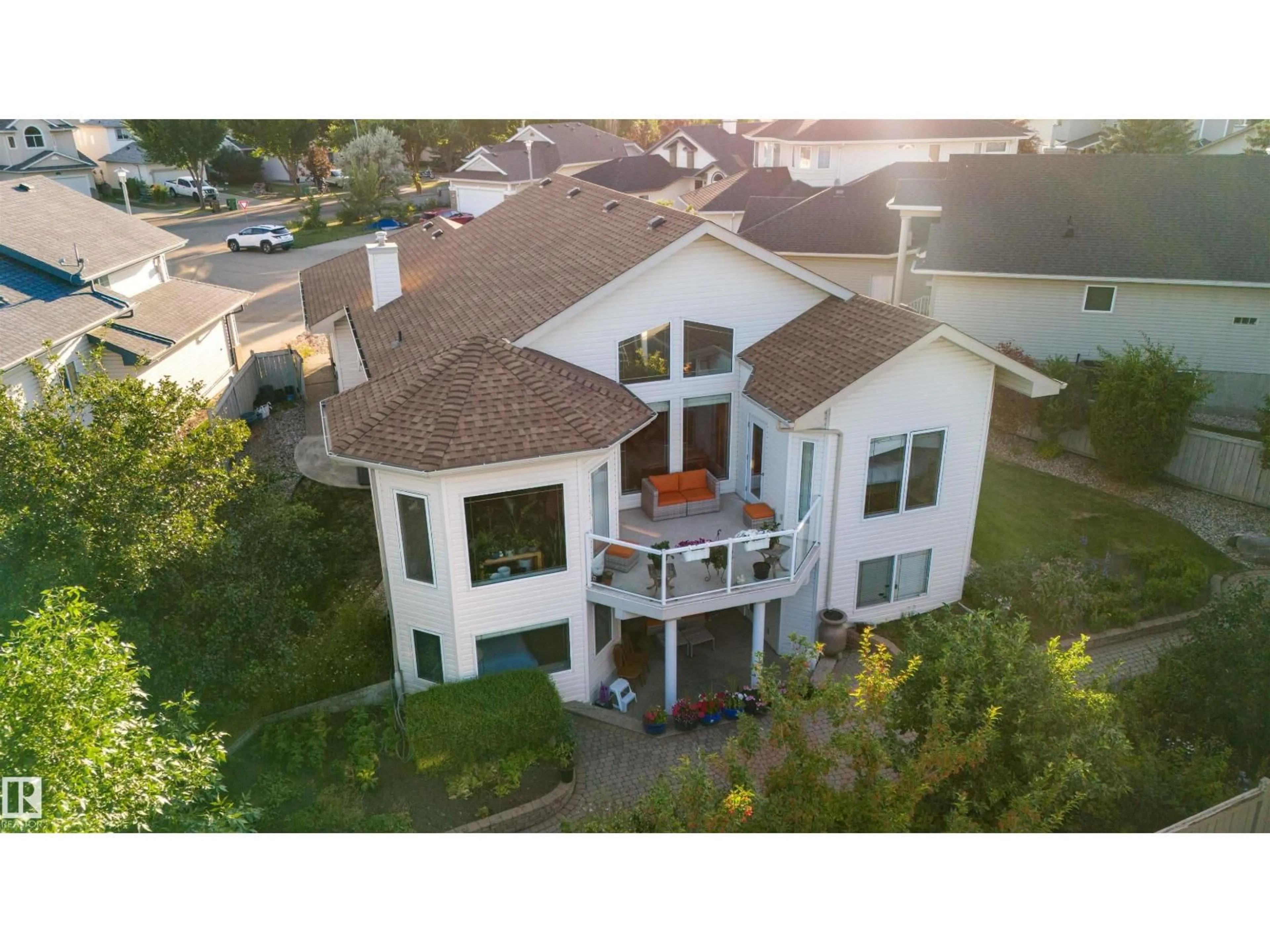 A pic from outside/outdoor area/front of a property/back of a property/a pic from drone, building for 201 ERIN RIDGE DR, St. Albert Alberta T8N6Z3