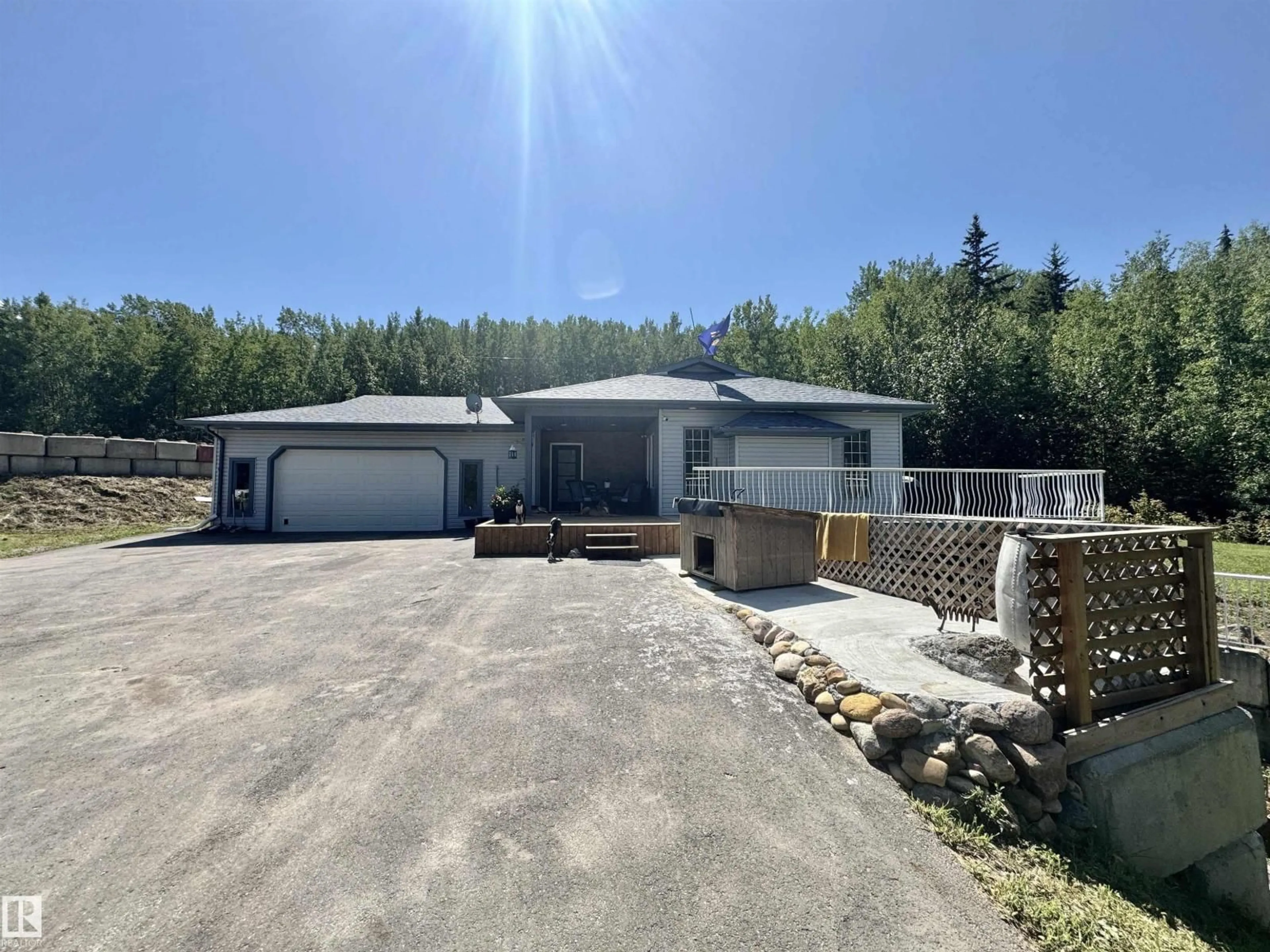 A pic from outside/outdoor area/front of a property/back of a property/a pic from drone, unknown for 54426 RGE ROAD 15, Rural Lac Ste. Anne County Alberta T0E1V0