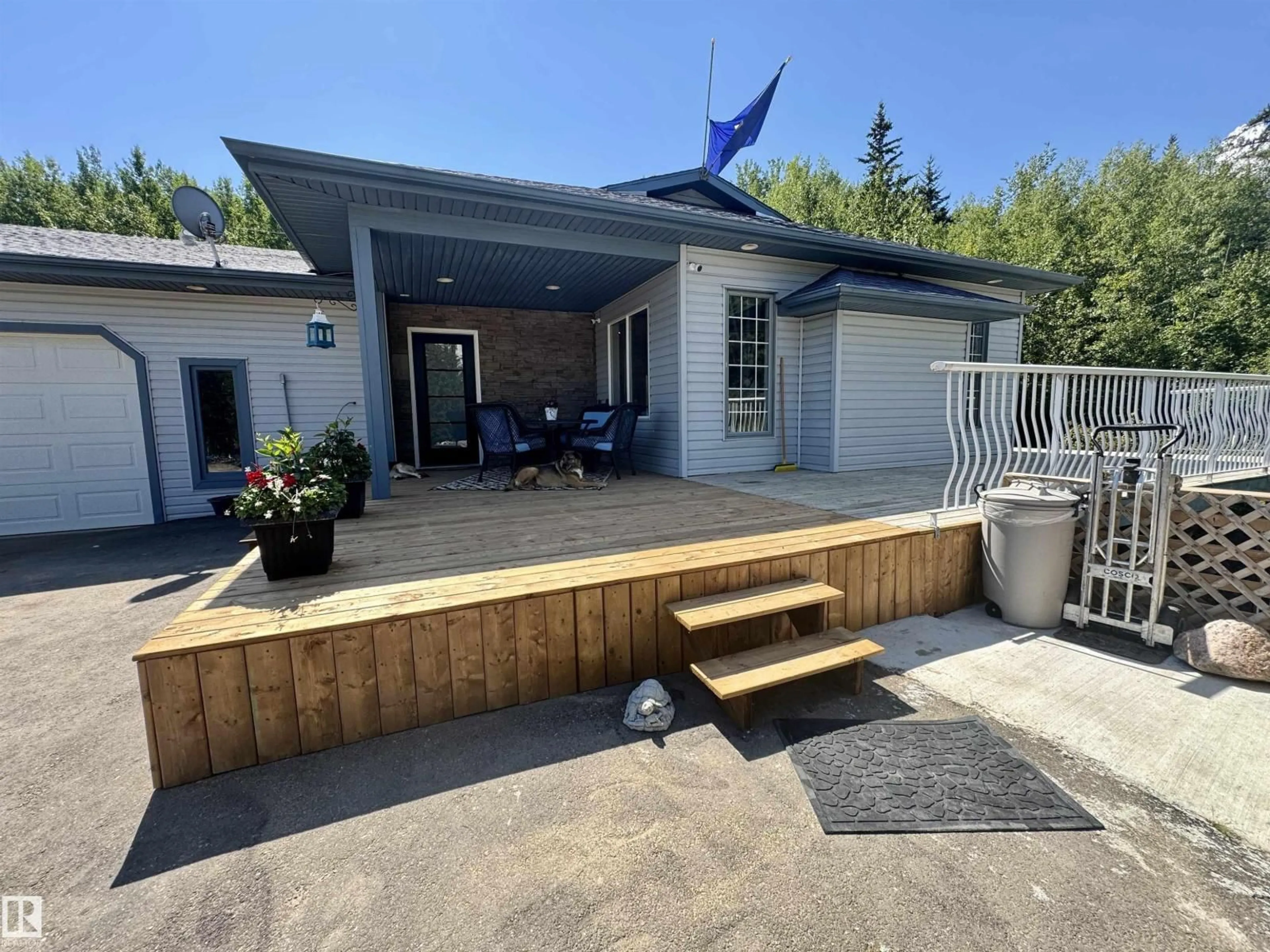 A pic from outside/outdoor area/front of a property/back of a property/a pic from drone, street for 54426 RGE ROAD 15, Rural Lac Ste. Anne County Alberta T0E1V0