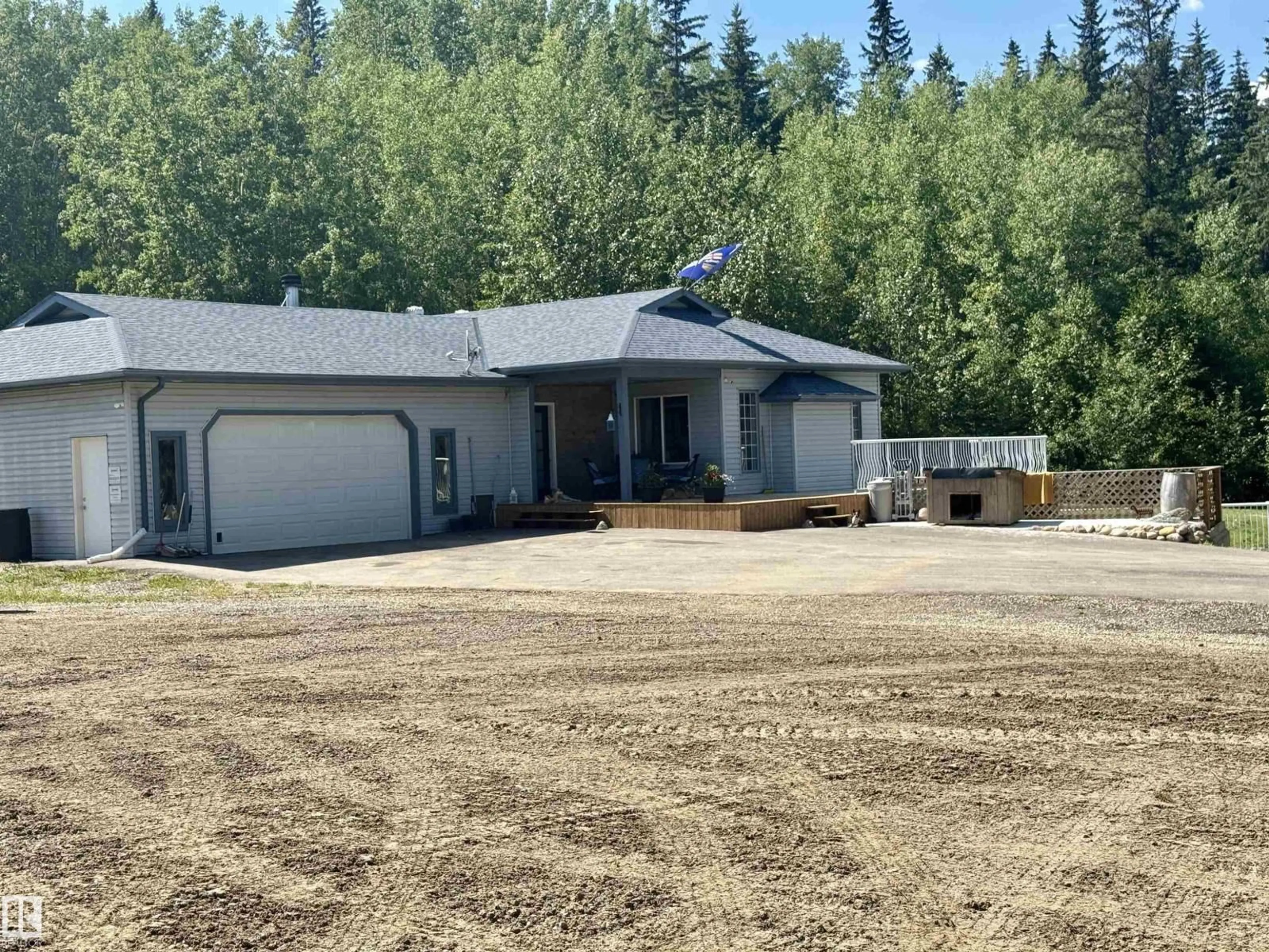 A pic from outside/outdoor area/front of a property/back of a property/a pic from drone, unknown for 54426 RGE ROAD 15, Rural Lac Ste. Anne County Alberta T0E1V0