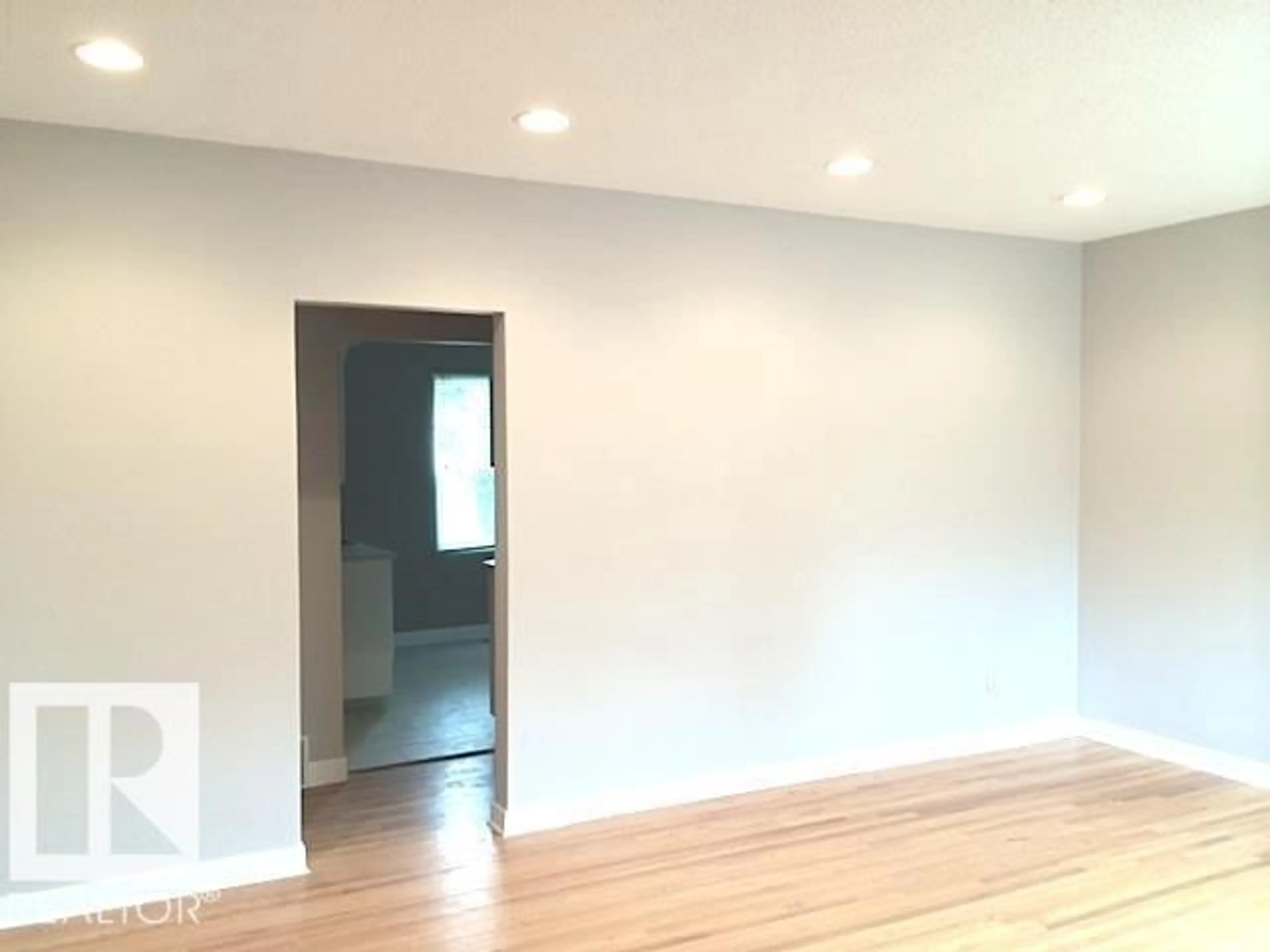 A pic of a room for 11231 72 AV, Edmonton Alberta T6G0B4