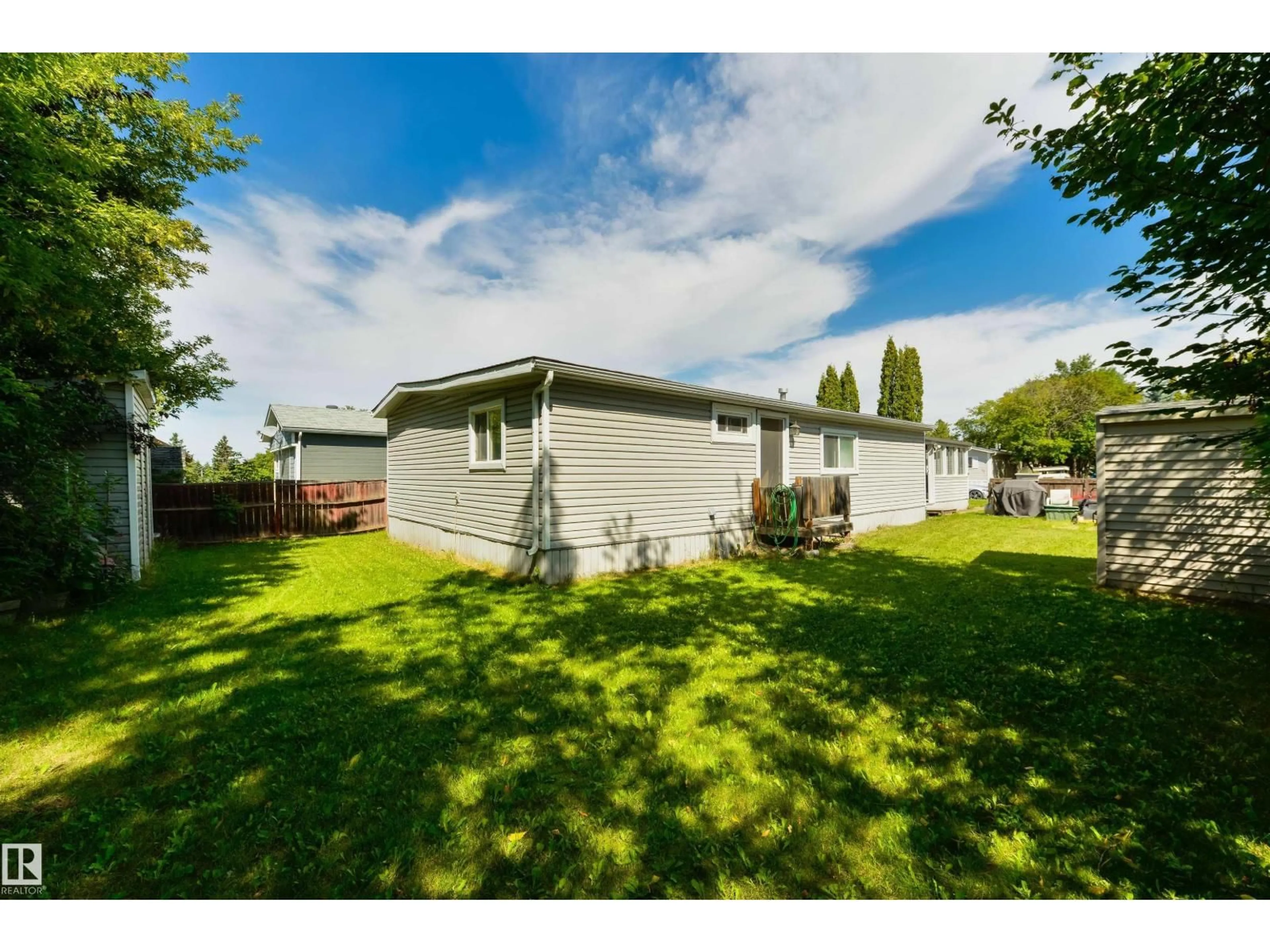 A pic from outside/outdoor area/front of a property/back of a property/a pic from drone, street for 41 THE PARKWAY NW, Edmonton Alberta T6P1E3