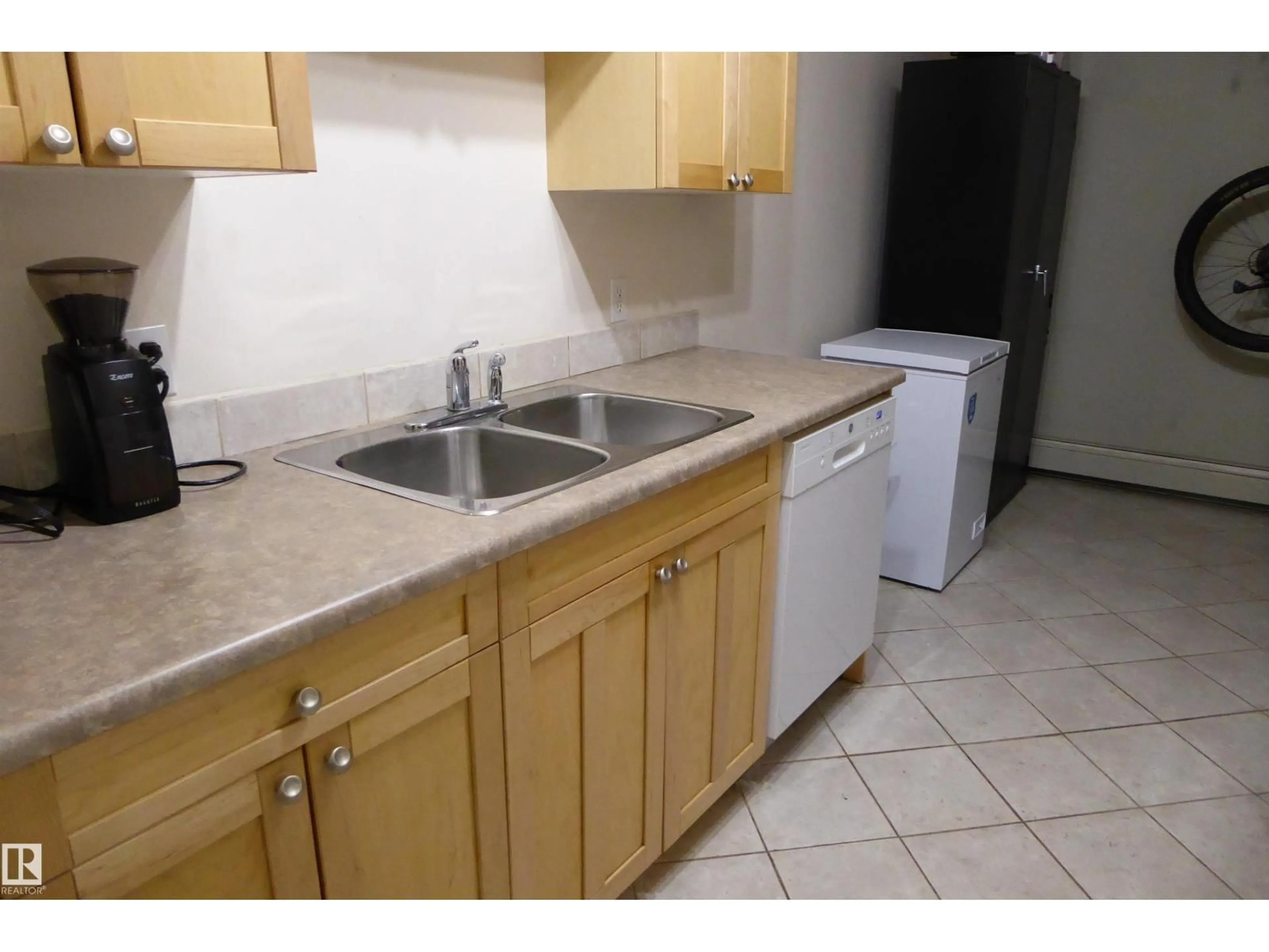 Standard kitchen, ceramic/tile floor for #305 - 10420 93 ST, Edmonton Alberta T5H1X4