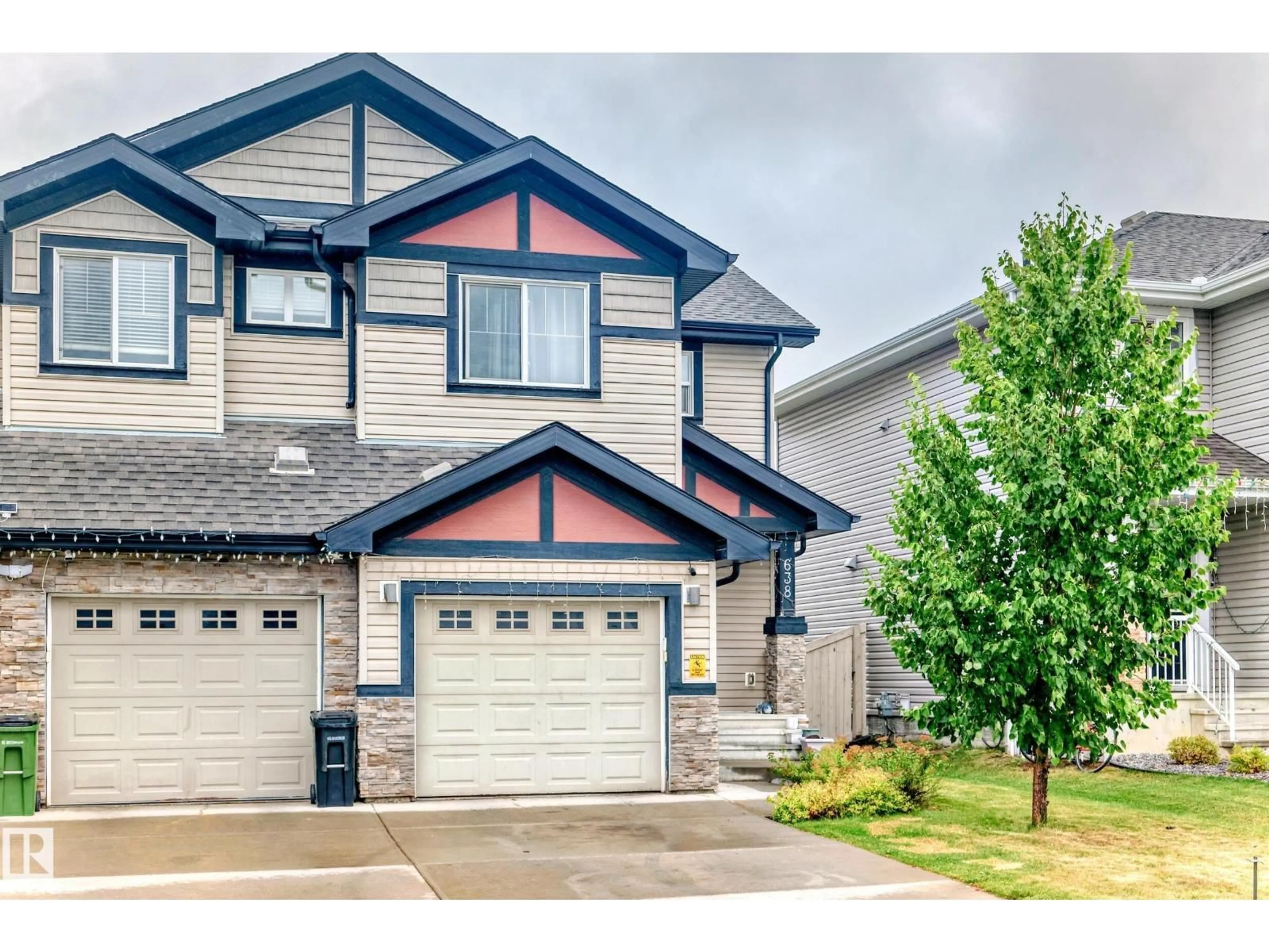 Home with vinyl exterior material, street for 638 42 AV, Edmonton Alberta T6T0W9