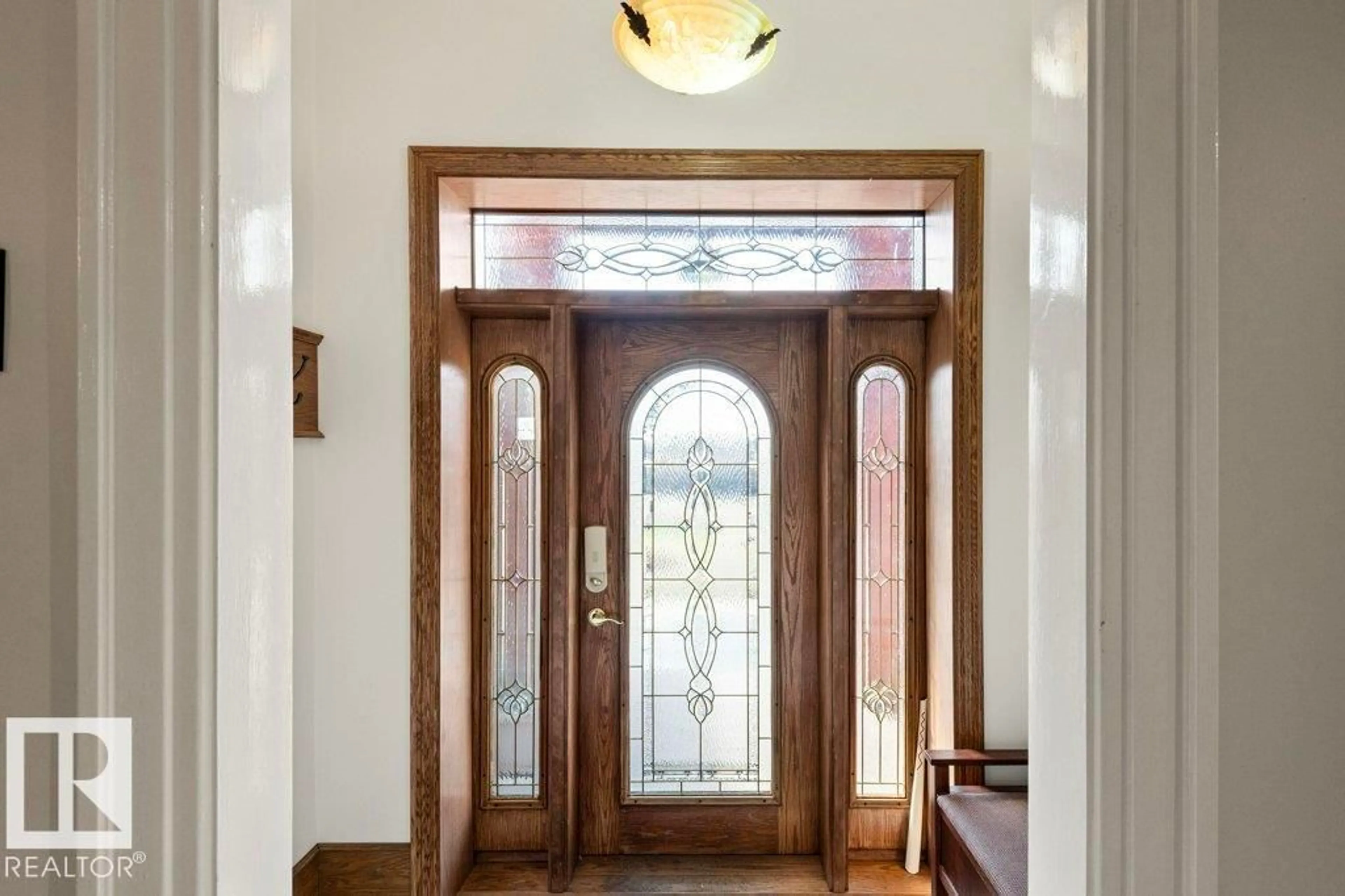 Indoor entryway for 6201 HWY 831, Rural Lamont County Alberta T0B2R0