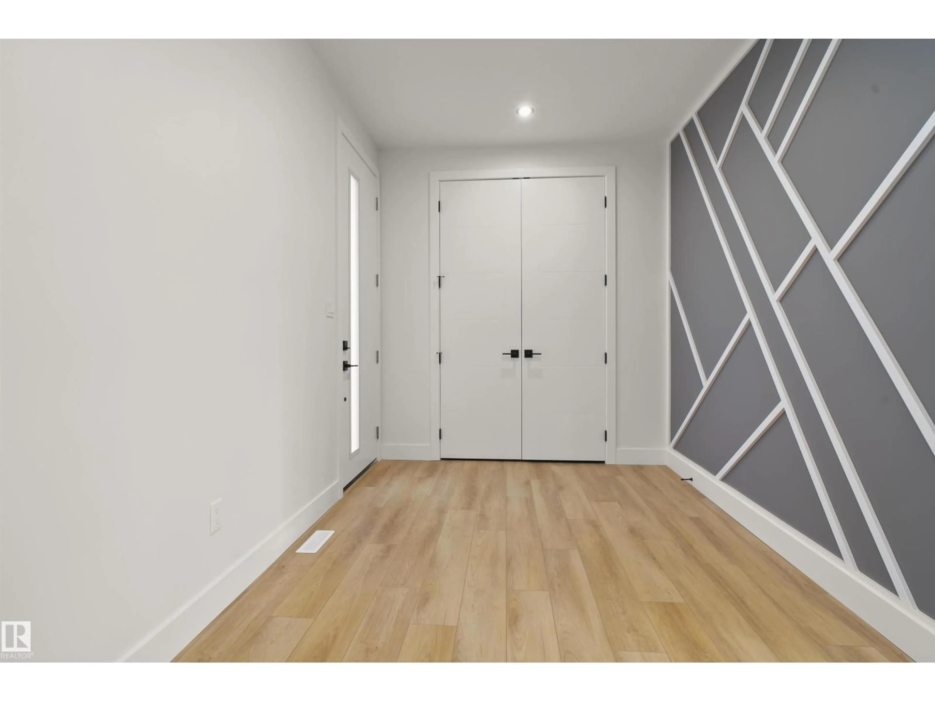 Indoor entryway for 92 ELDRIDGE PT, St. Albert Alberta T8N8C4