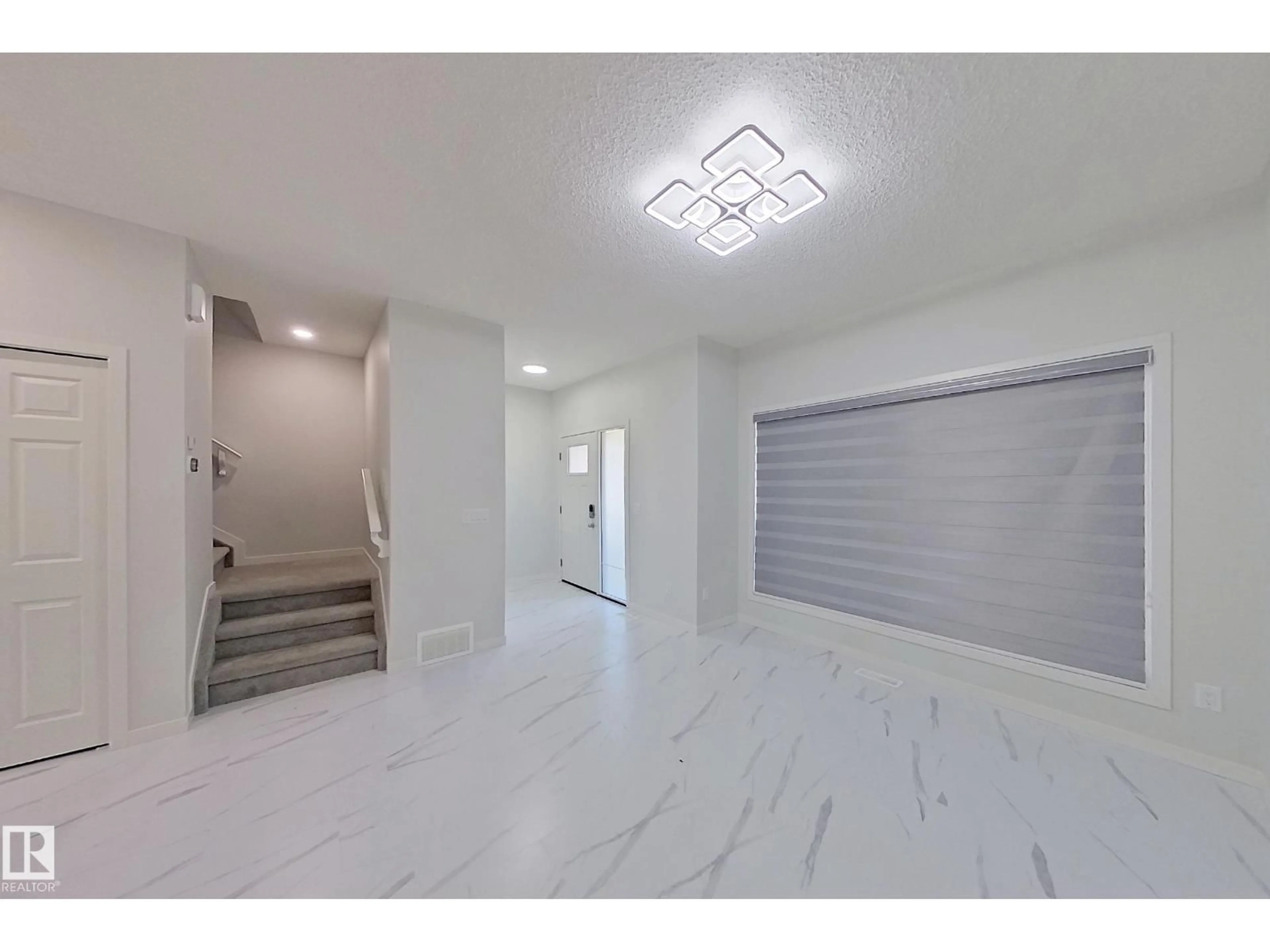 Indoor foyer for 7118 46A ST, Beaumont Alberta T6T2J1