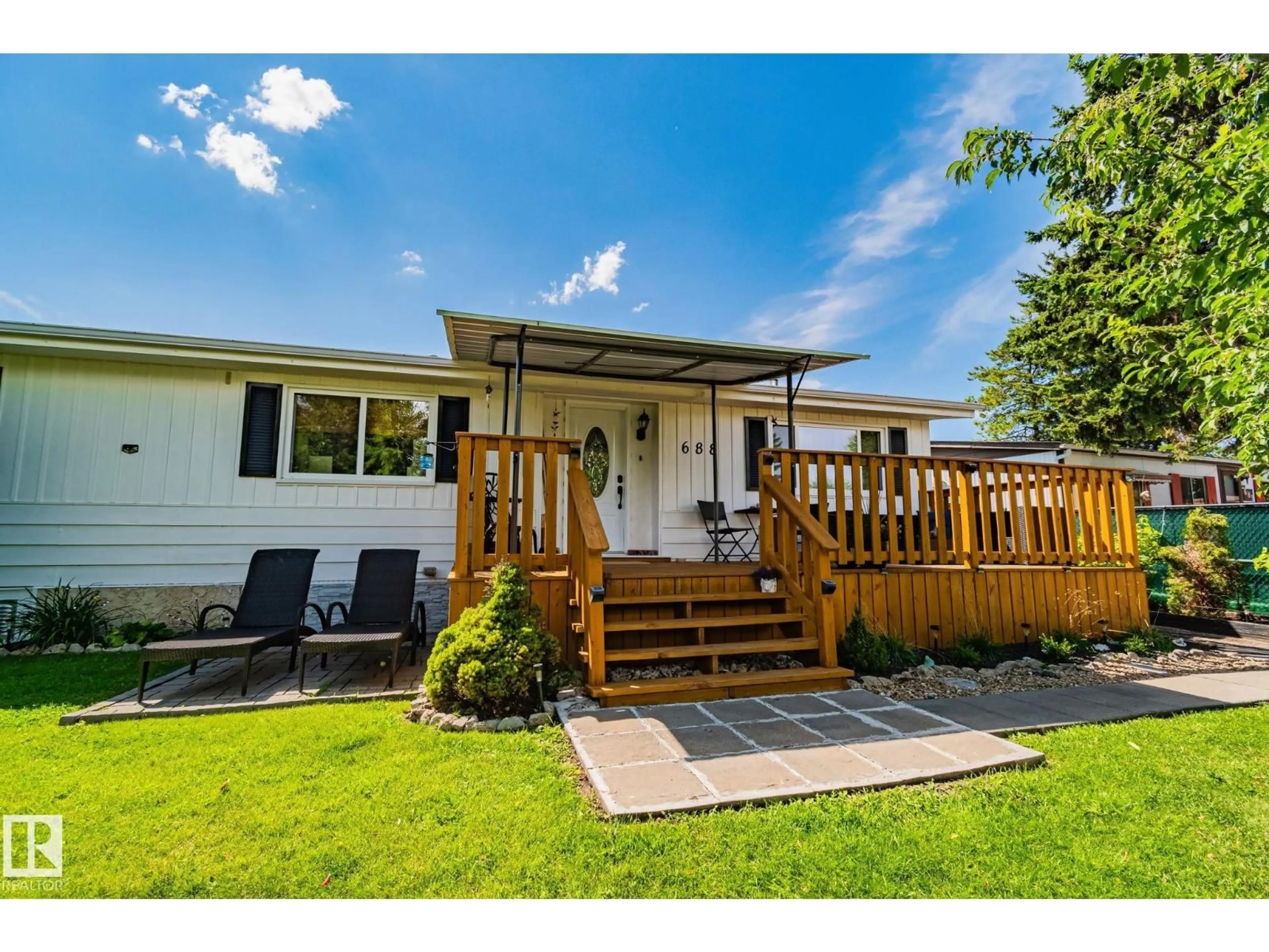 Unknown for NW NW - 688 EVERGREEN PA, Edmonton Alberta T5Y4M2