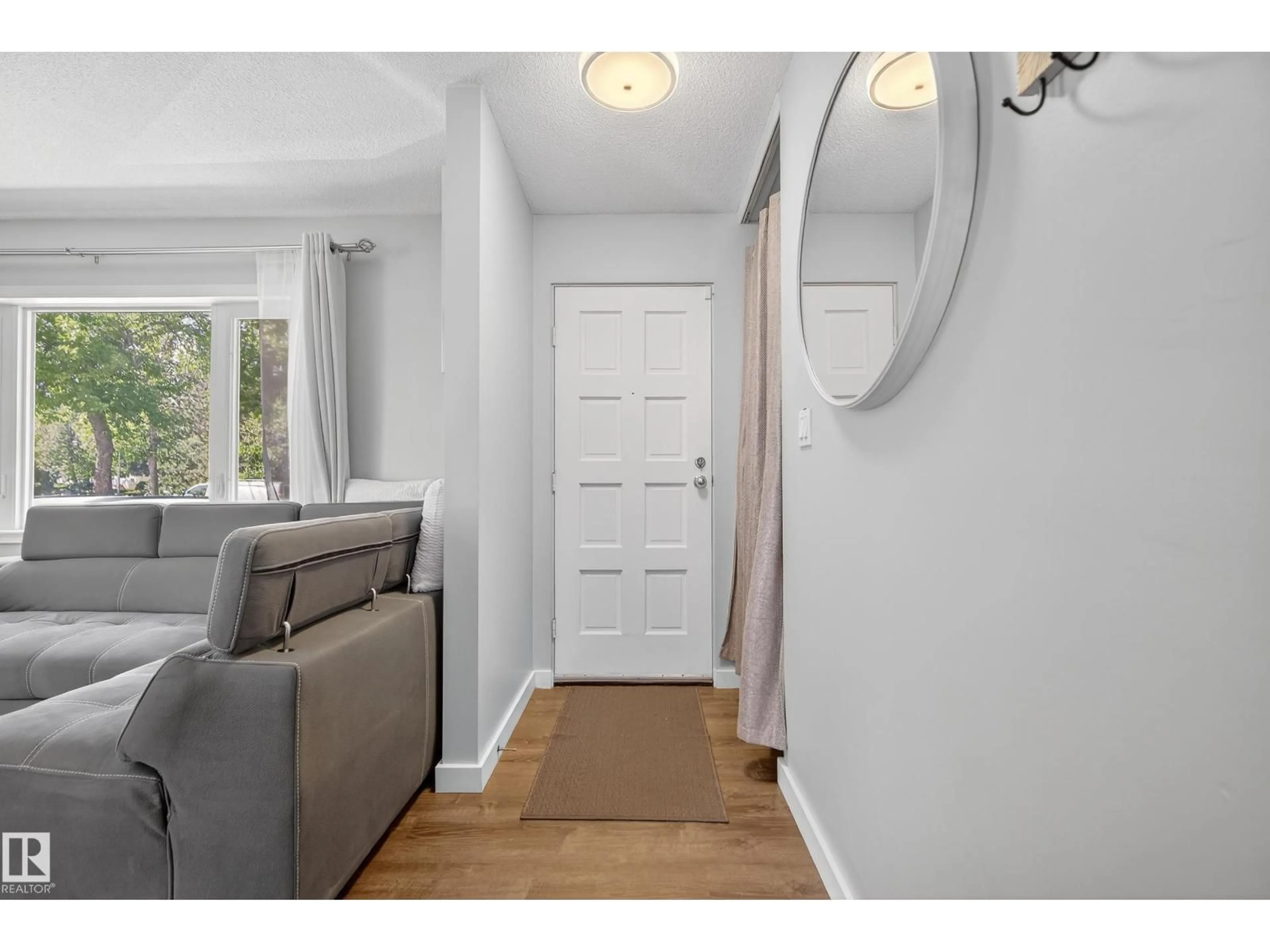 Indoor entryway for 8937 92 AV, Fort Saskatchewan Alberta T8L1A3