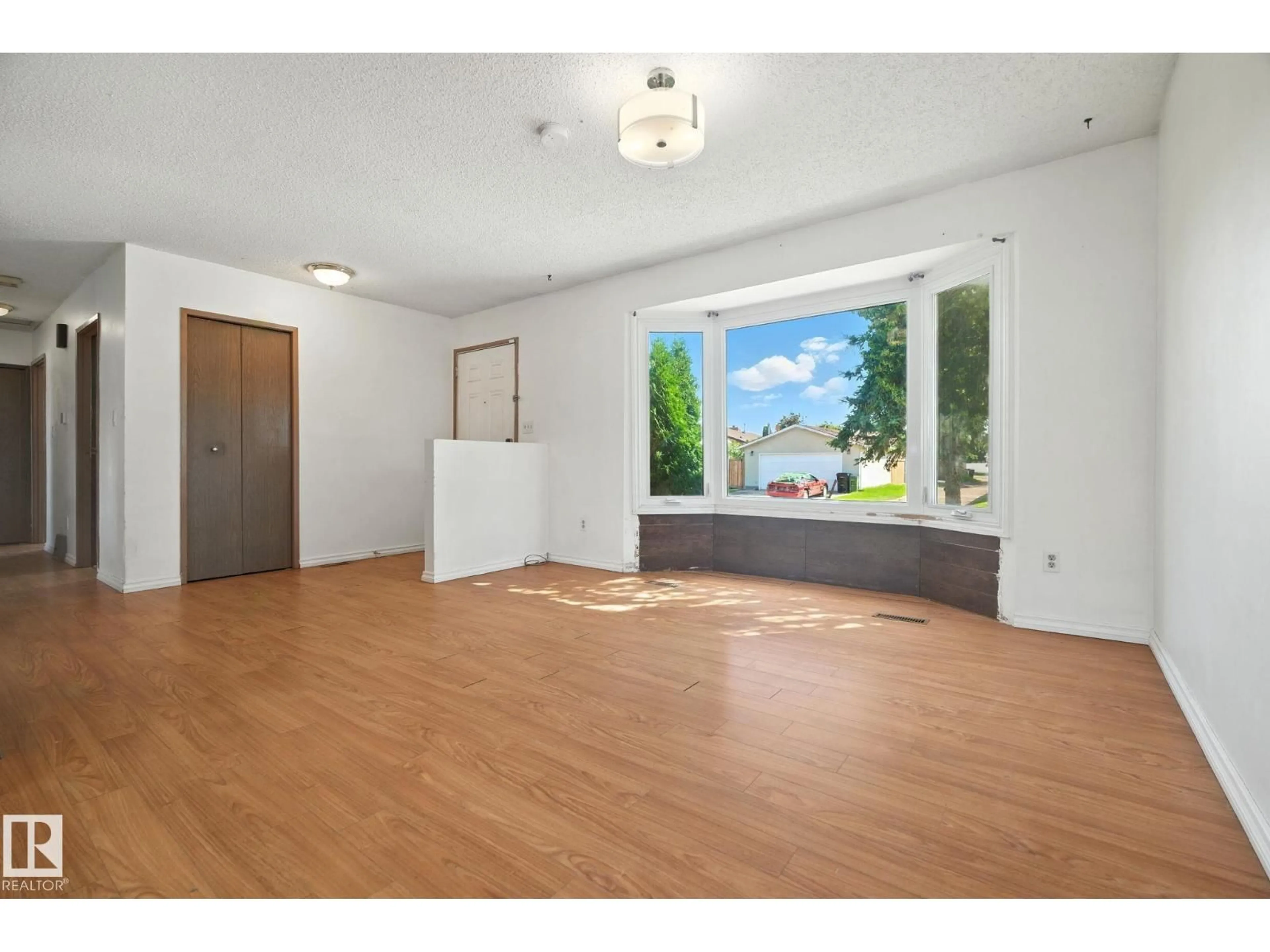 A pic of a room for 3080 79 ST NW, Edmonton Alberta T6K3W1