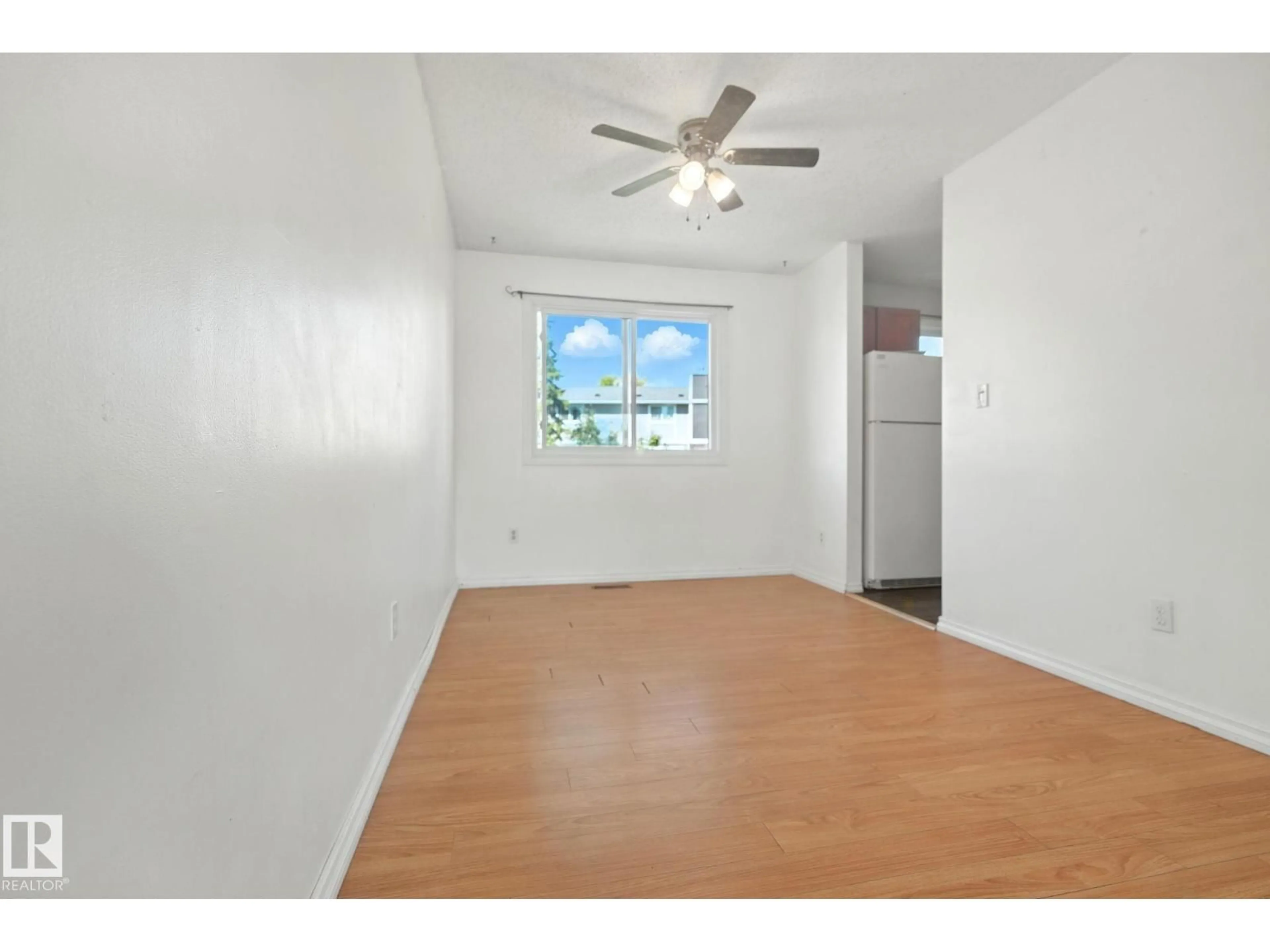 A pic of a room for 3080 79 ST NW, Edmonton Alberta T6K3W1