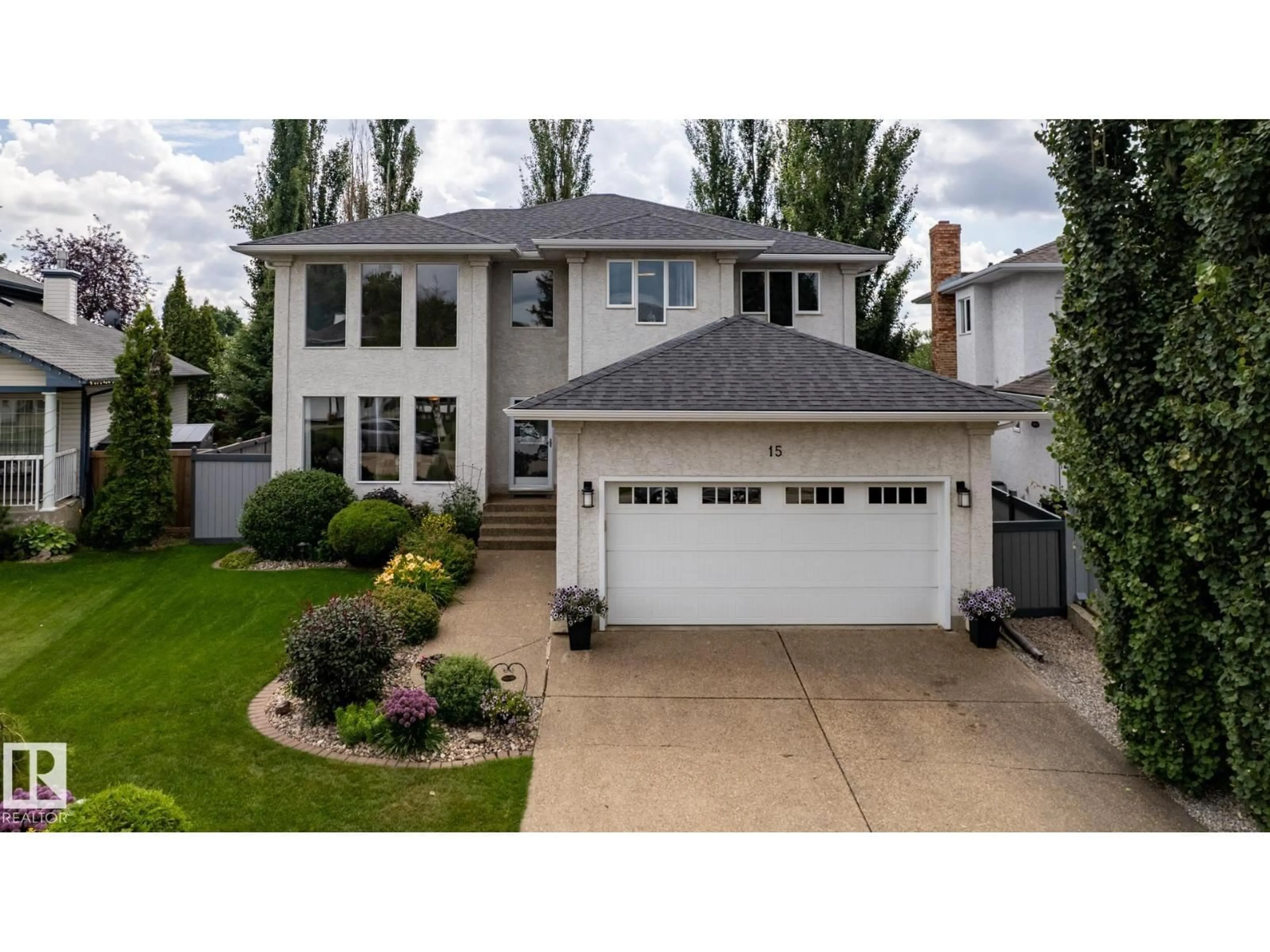 Home with vinyl exterior material, street for 15 ELSINORE PL, Edmonton Alberta T5X5W3