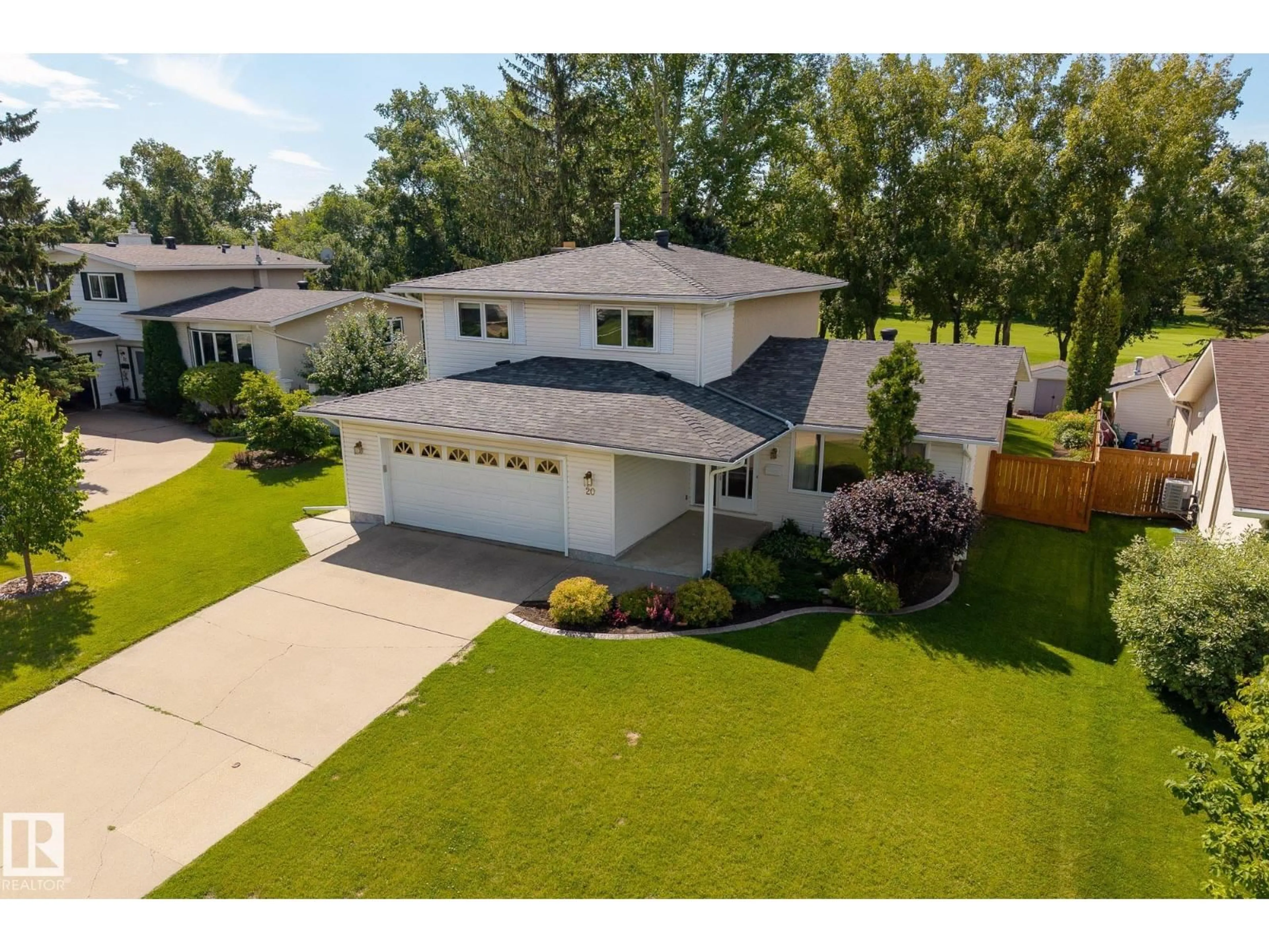 A pic from outside/outdoor area/front of a property/back of a property/a pic from drone, street for 20 MARDALE CR, Sherwood Park Alberta T8A3N5