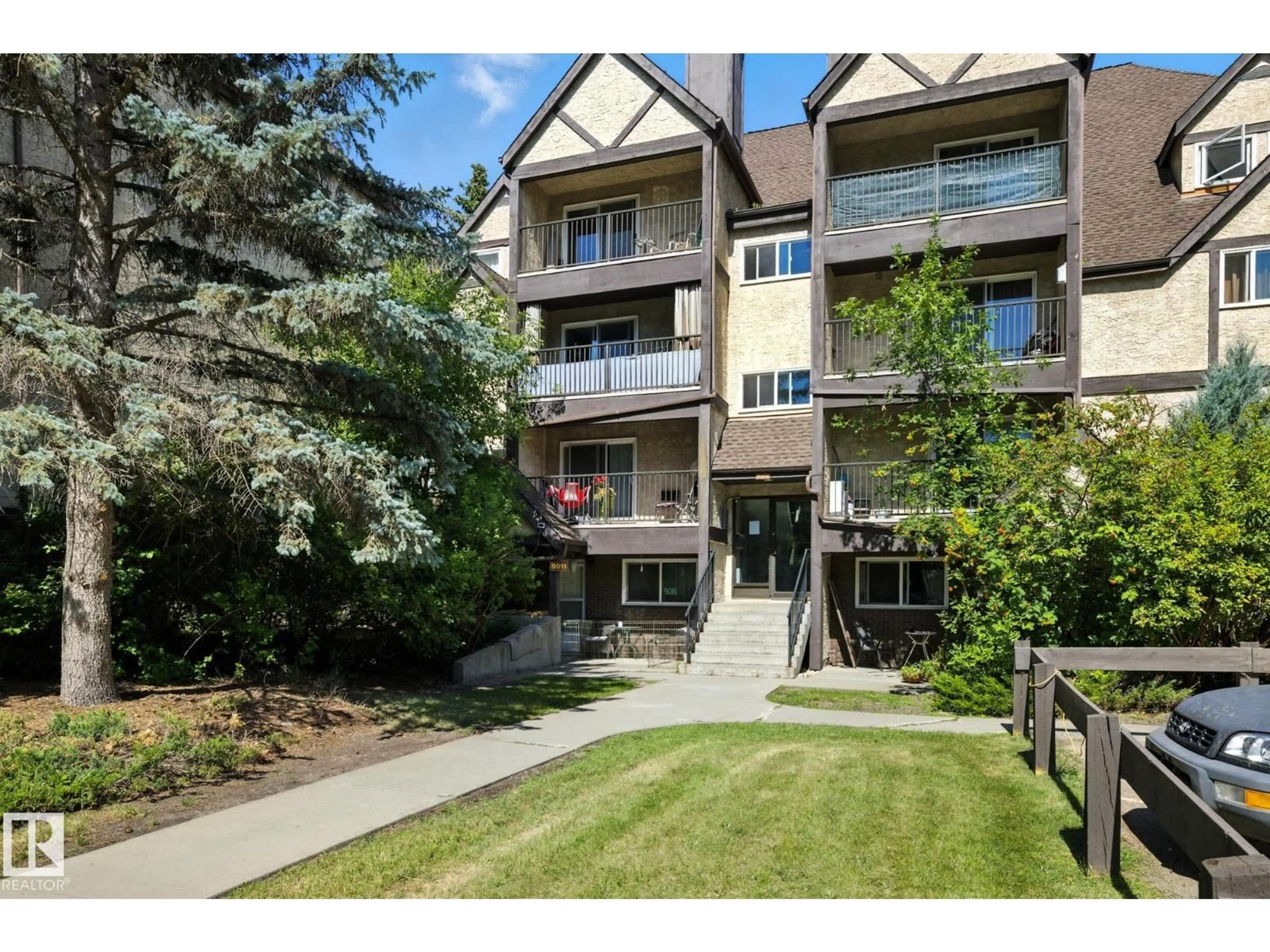 Patio, unknown for 9043 TUDOR GL, St. Albert Alberta T8N3V4