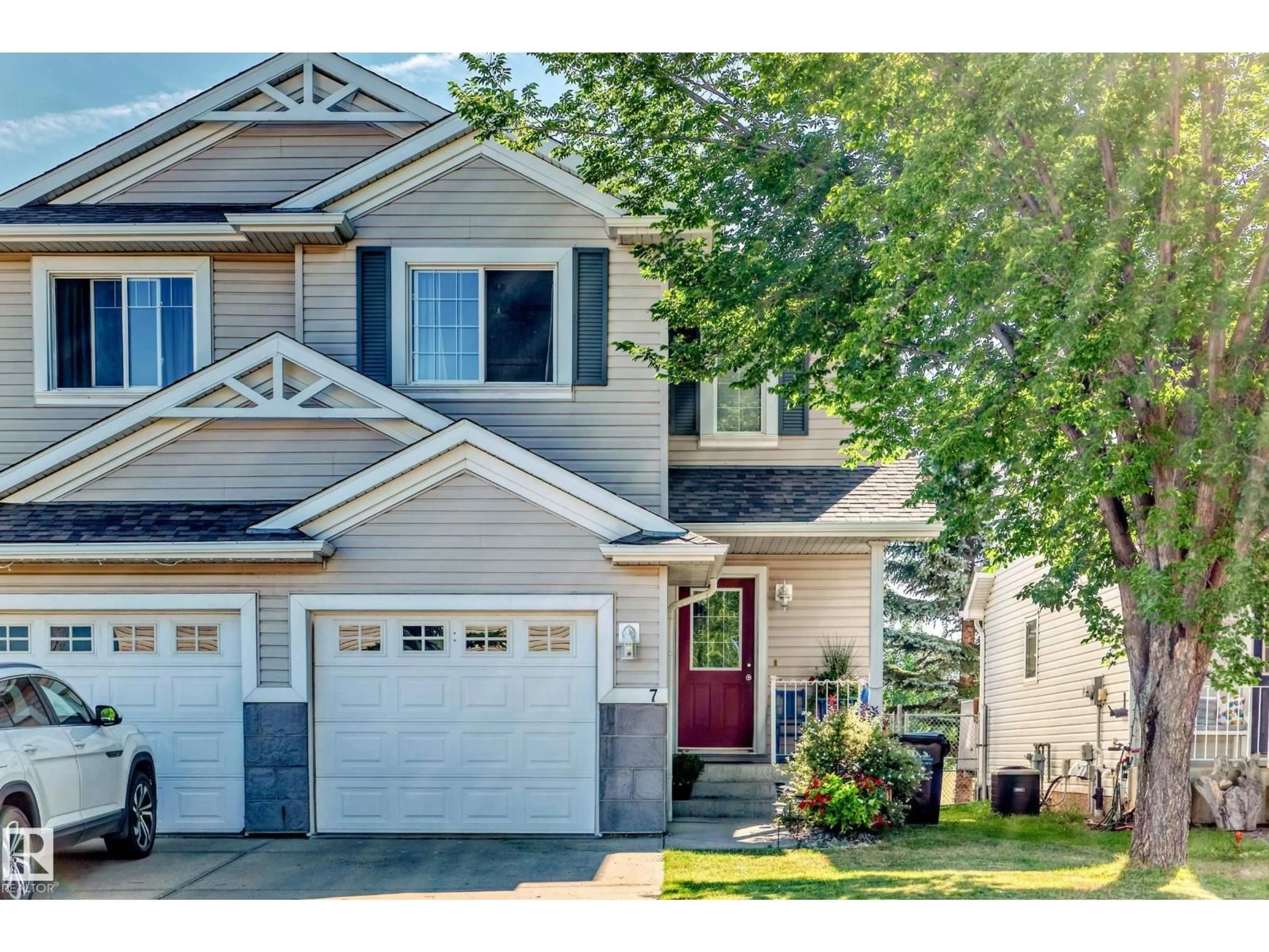 Home with vinyl exterior material, street for 7 - 115 CHESTERMERE DR, Sherwood Park Alberta T8H2W4
