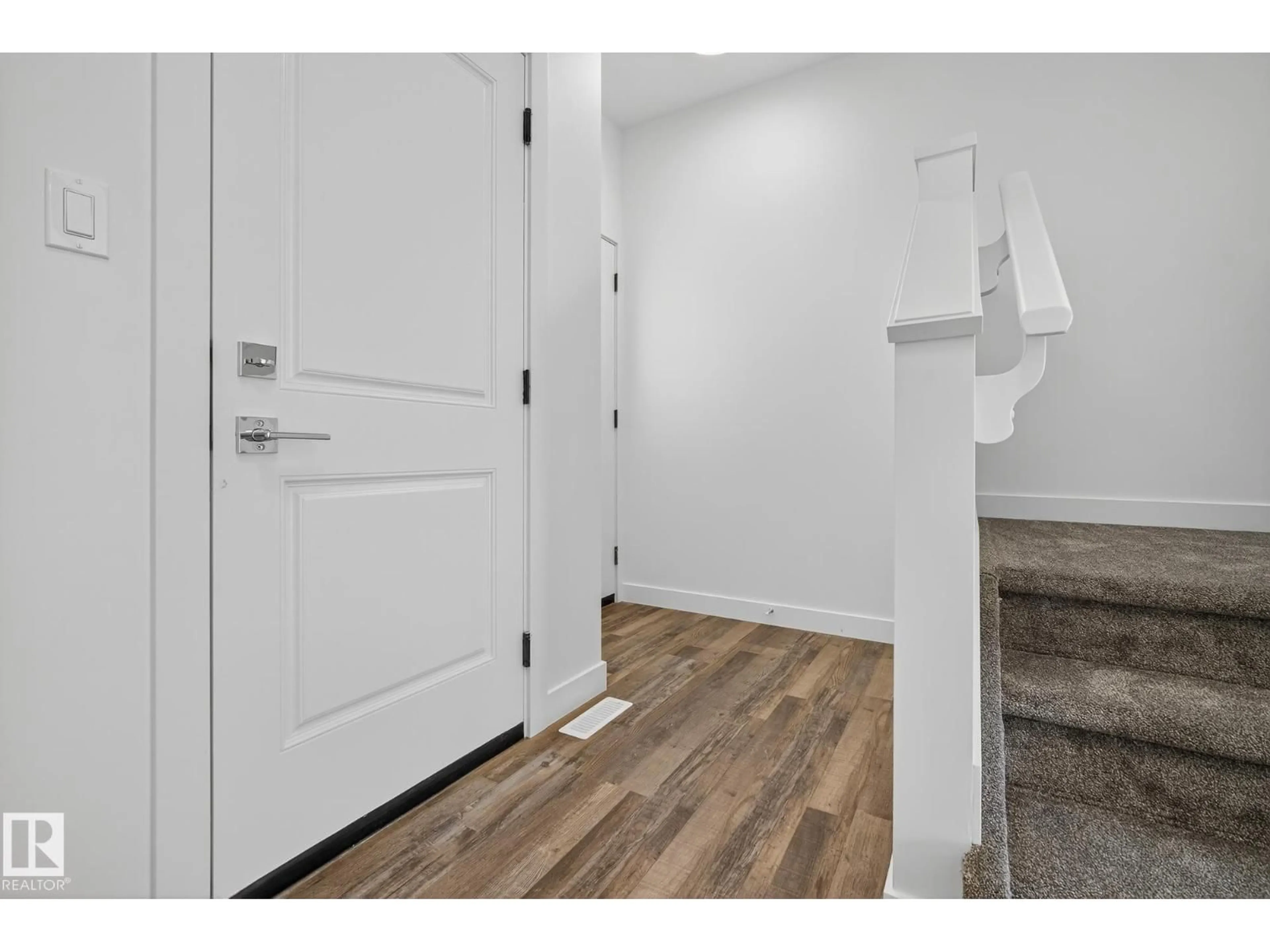 Indoor entryway for 59 - 5122 213A ST, Edmonton Alberta T6M1M6