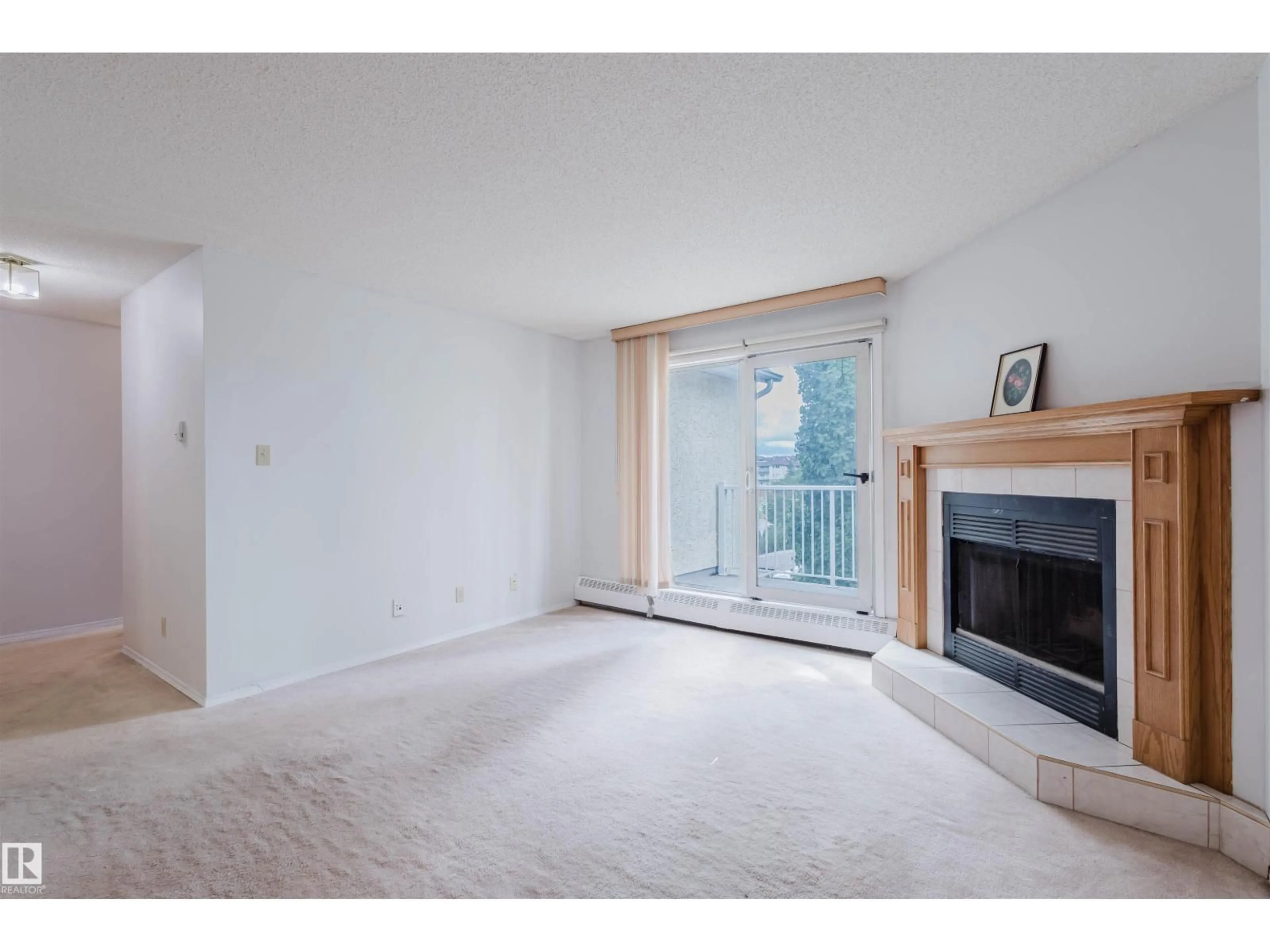 A pic of a room for 402 - 11020 19 AV, Edmonton Alberta T6J9P5