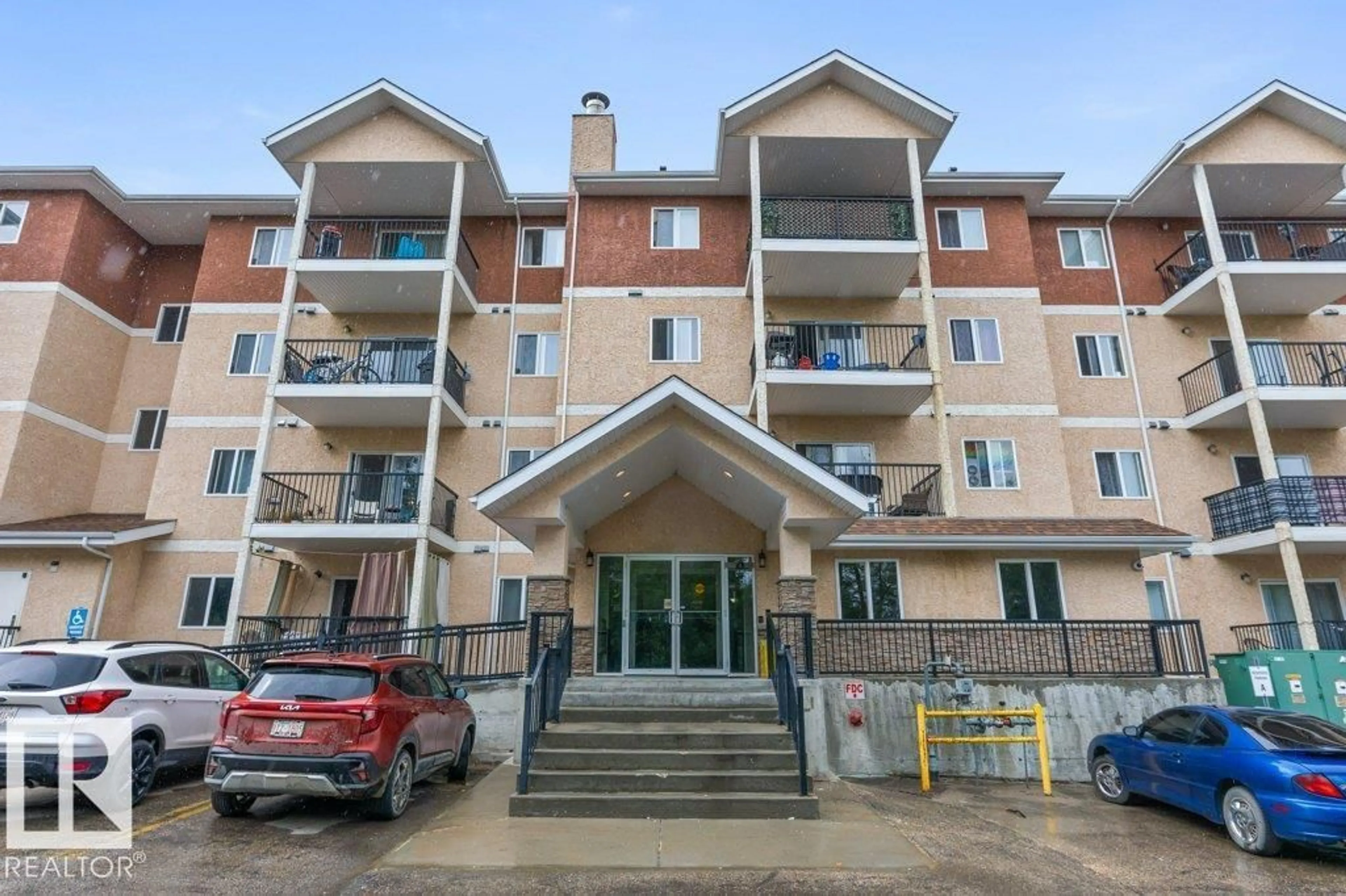 Indoor foyer for #203 - 4903 47 AV, Stony Plain Alberta T7Z0C6